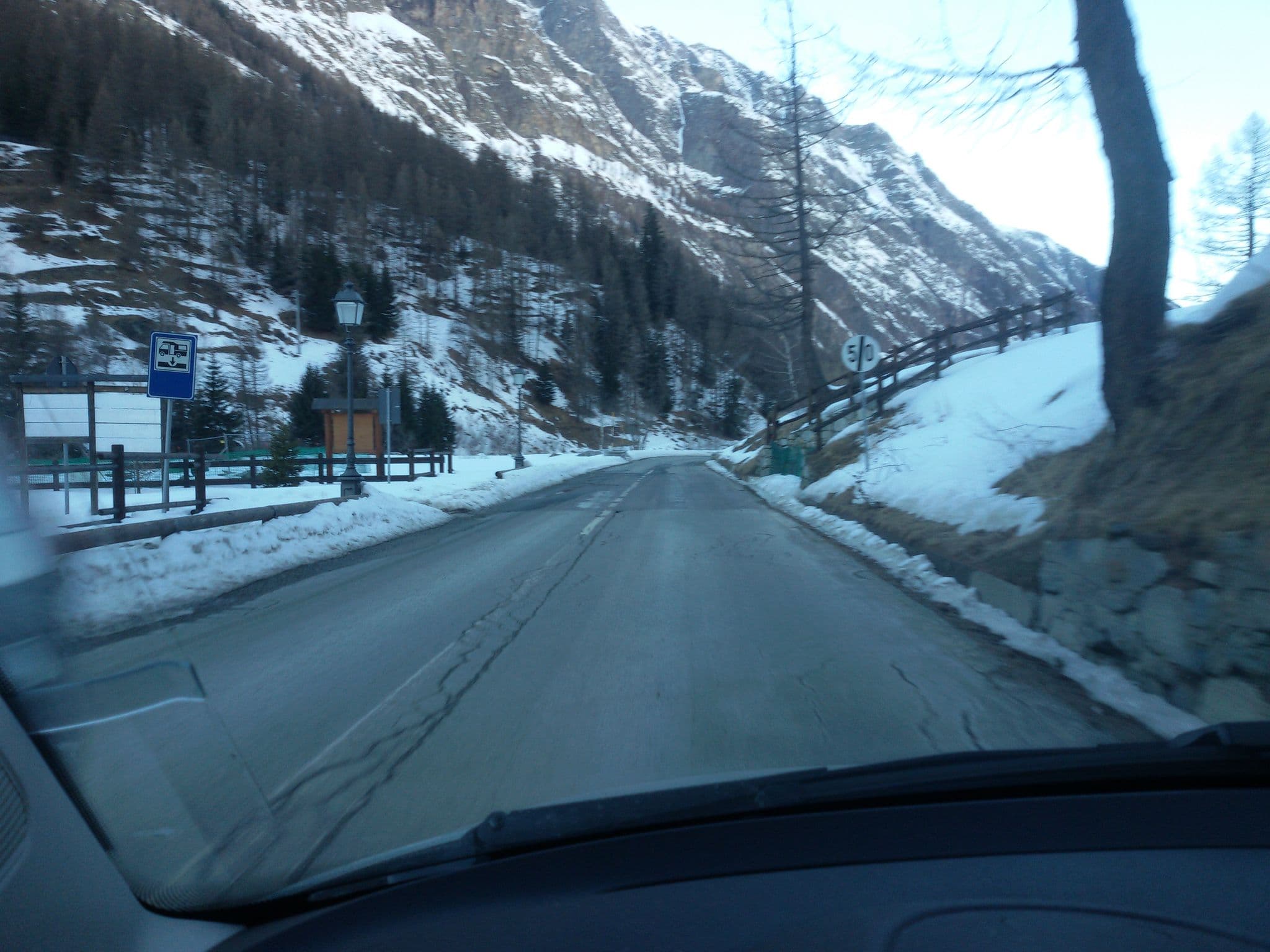 Street view near Area Camper Dégioz, Aymavilles — © rallysta74 (CC BY-SA · Mapillary)
