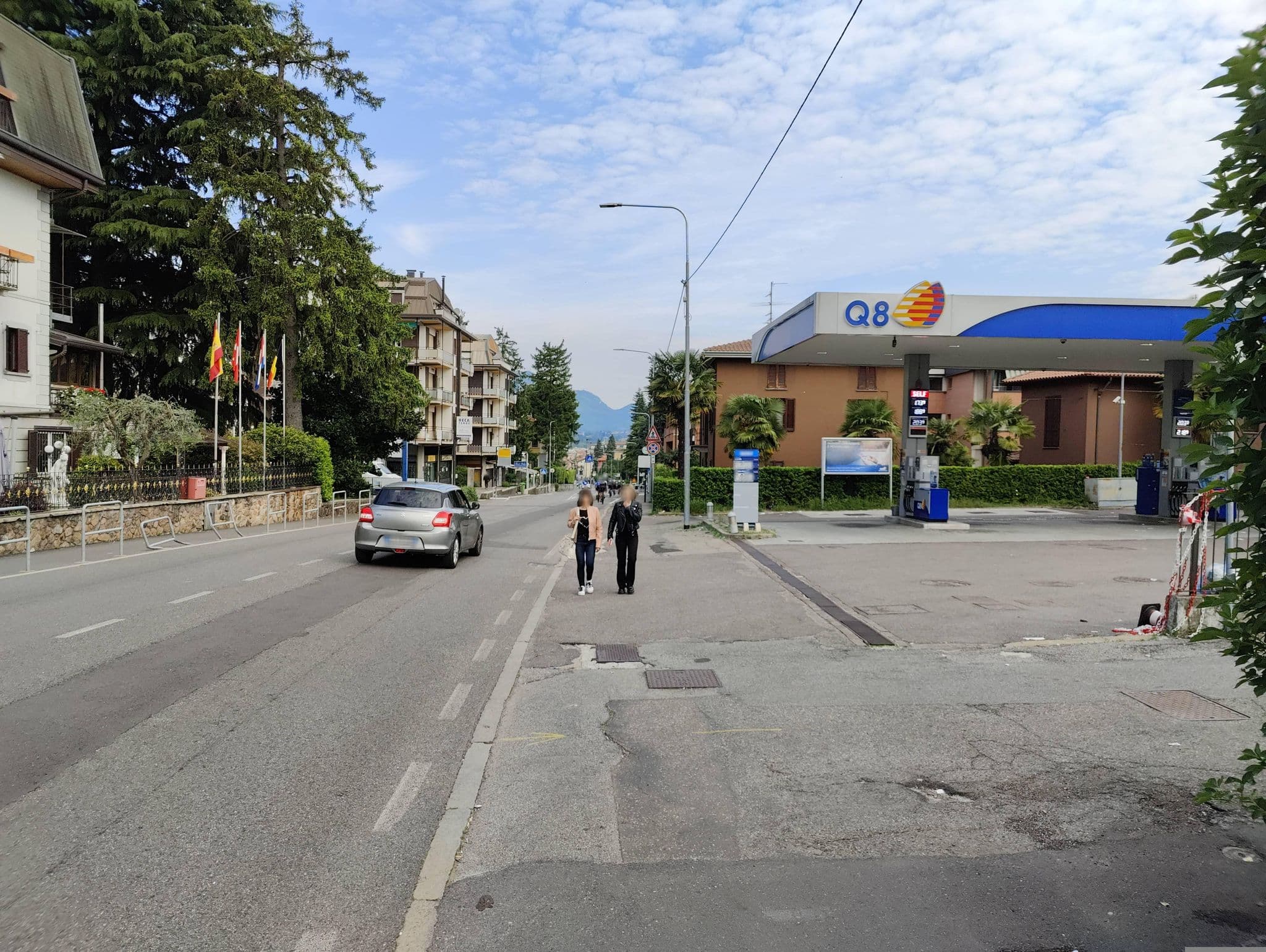 Street view near Hotel Ungheria, Varese — © balvie (CC BY-SA · Mapillary)