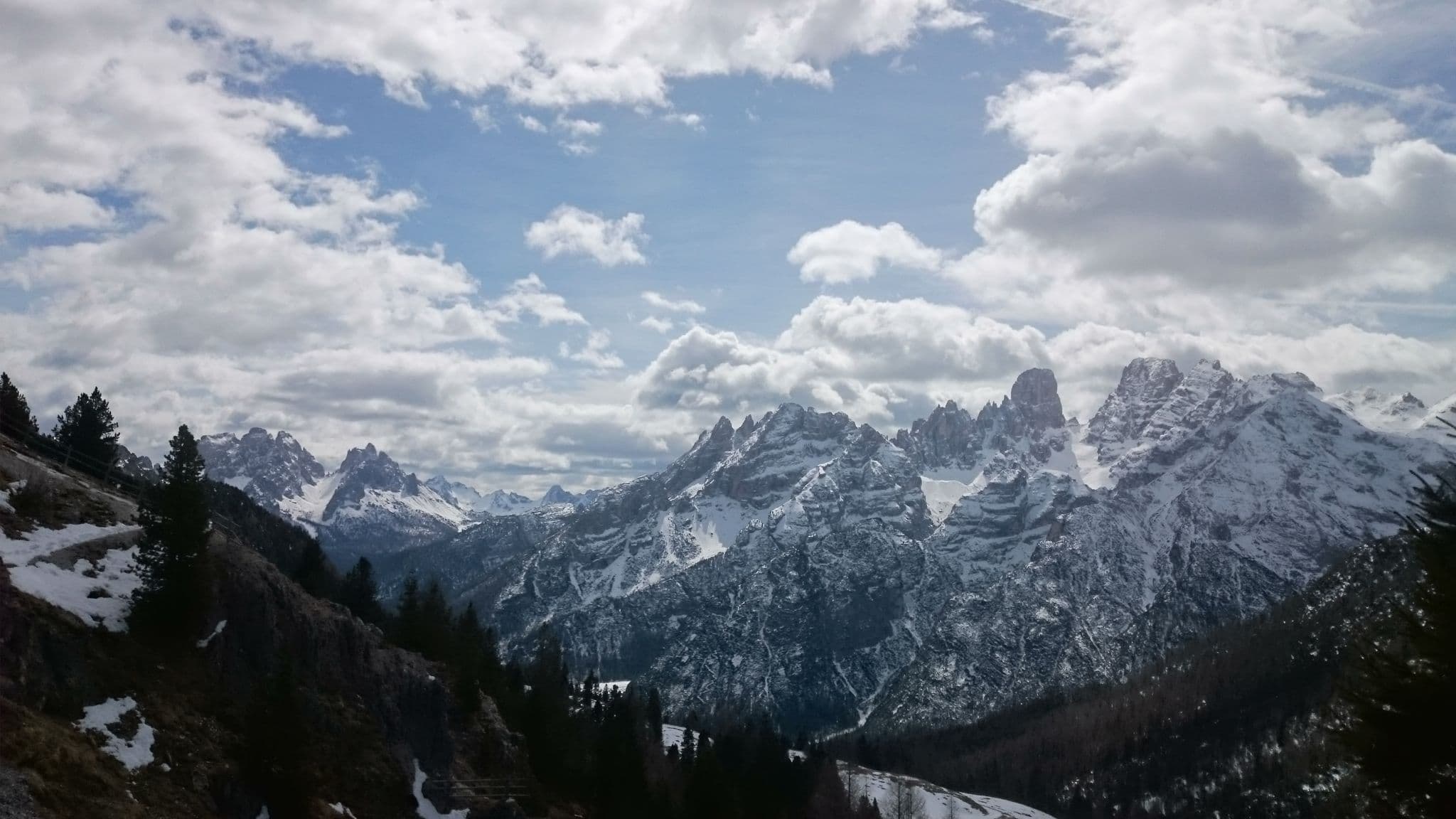 Street view near Dürrensteinhütte - Rifugio di Vallandro, Dobbiaco — © msdess (CC BY-SA · Mapillary)