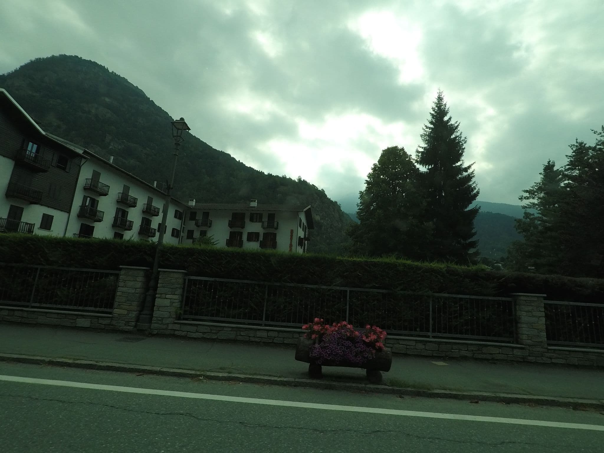 Street view near Hotel Filey, Chatillon — © bcostacurta (CC BY-SA · Mapillary)