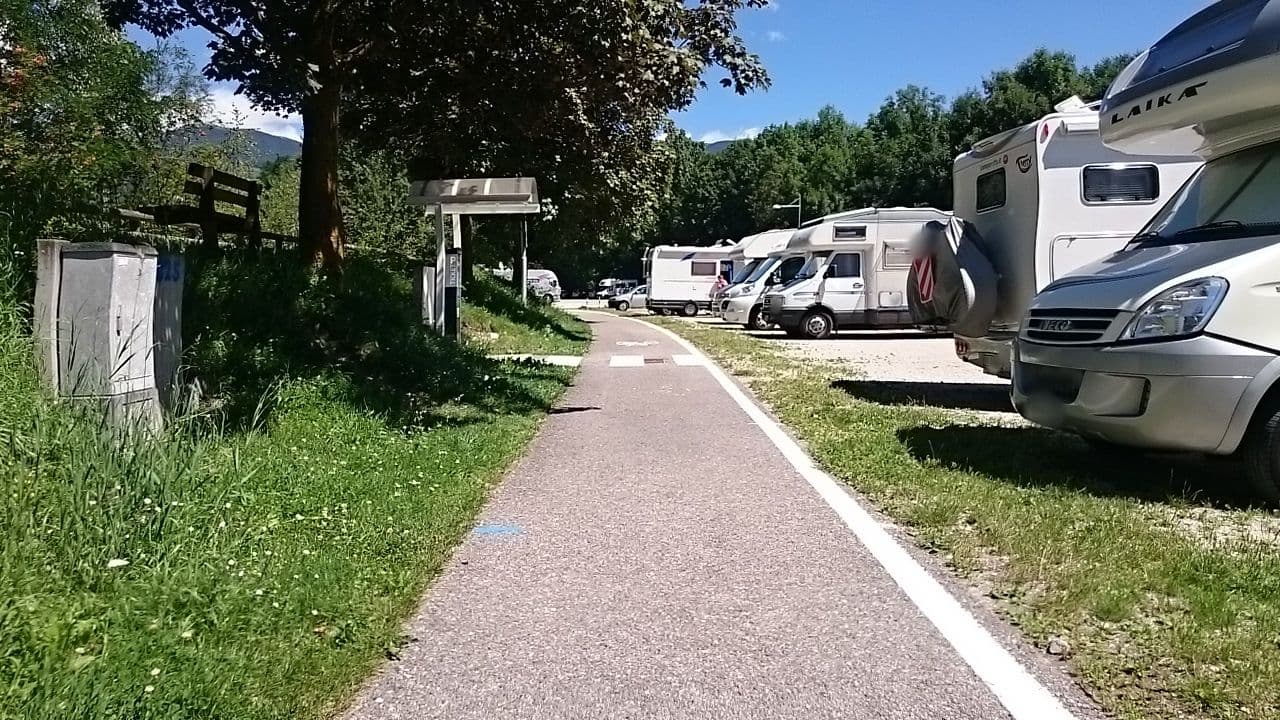 Street view near Stegener Marktplatz - Piazza Mercato di Stegona, Brunico — © voschix (CC BY-SA · Mapillary)