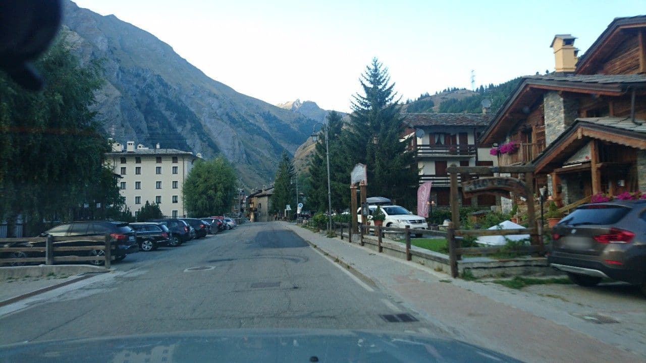 Street view near Hotel Letterario, Morgex — © voschix (CC BY-SA · Mapillary)