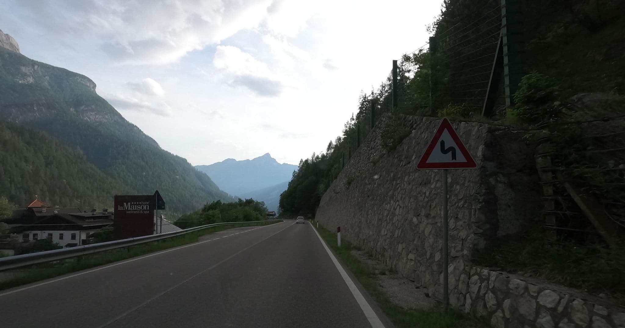 Street view near Hotel La Maison Wellness & SPA, Cencenighe Agordino — © masterofnoroad (CC BY-SA · Mapillary)