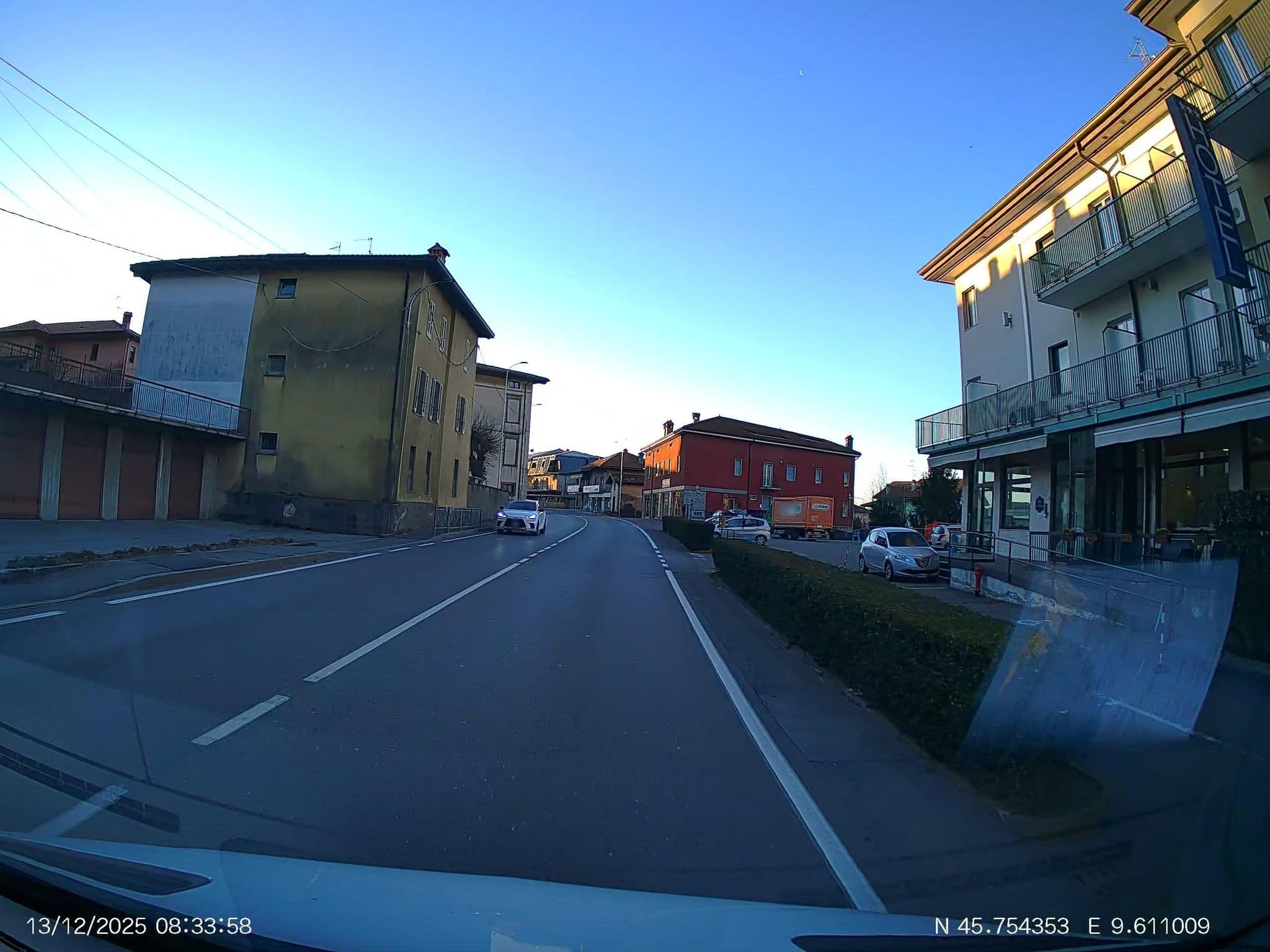 Street view near Hotel Ventolosa, Villa d'Almè — © renaultgt (CC BY-SA · Mapillary)