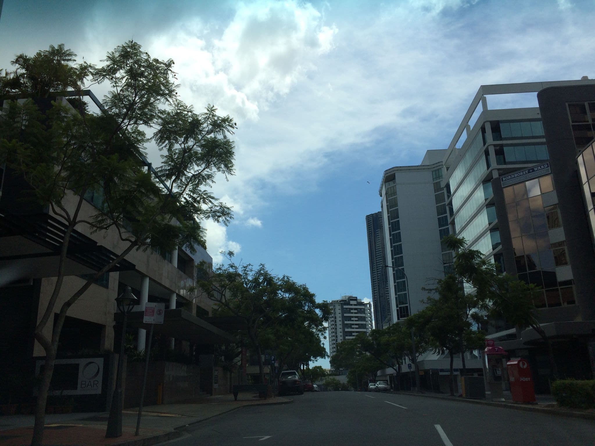 Street view near Mantra Terrace Hotel, Spring Hill — © hoylen (CC BY-SA · Mapillary)