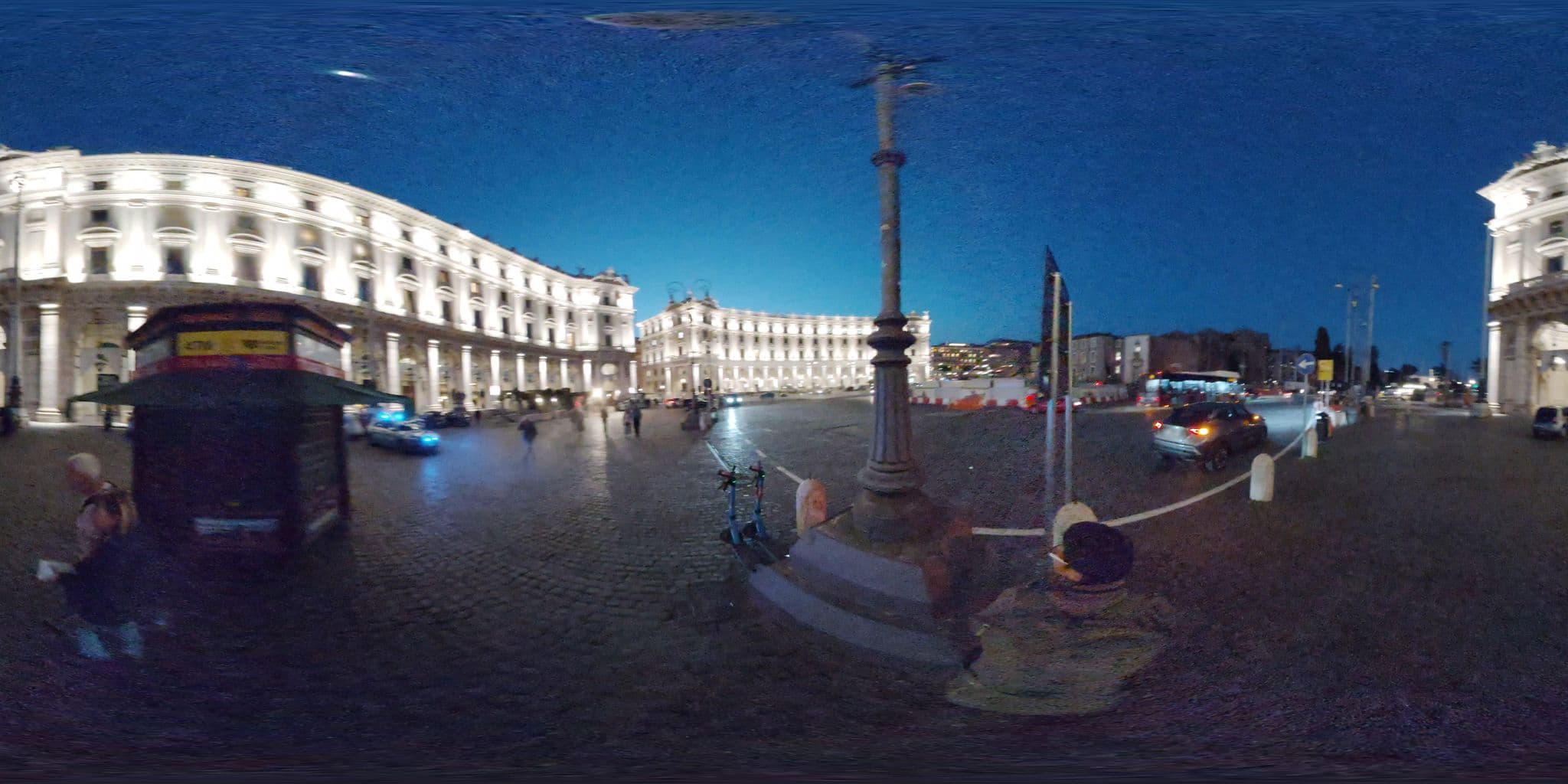 Street view near Boscolo Exedra, Monti
