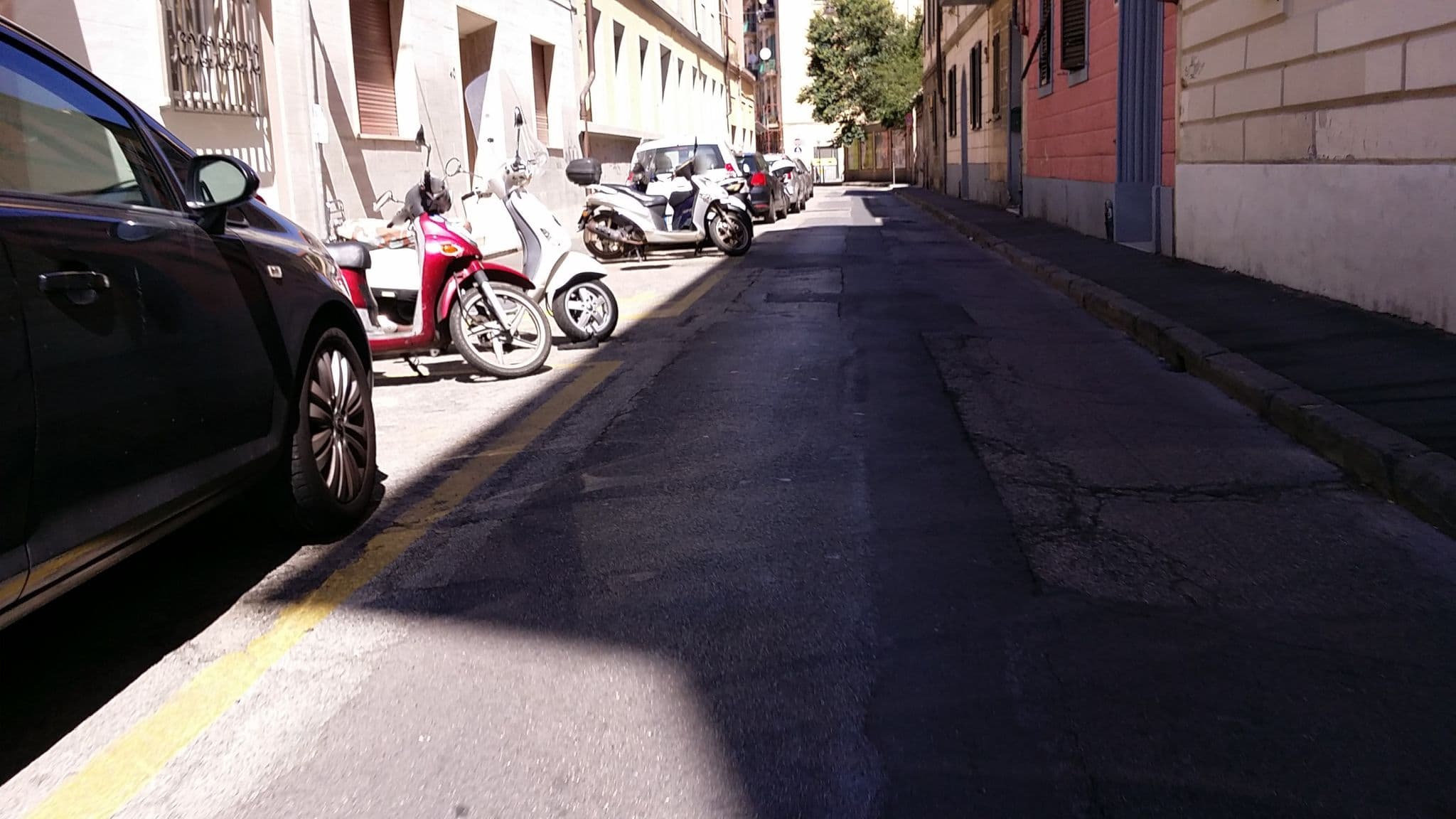 Street view near Hotel al Teatro, Livorno — © momix (CC BY-SA · Mapillary)