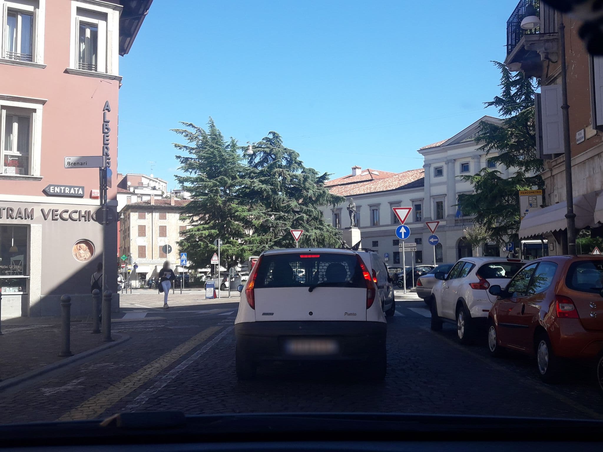 Street view near Vecchio Tram, Udine — © cartophile (CC BY-SA · Mapillary)