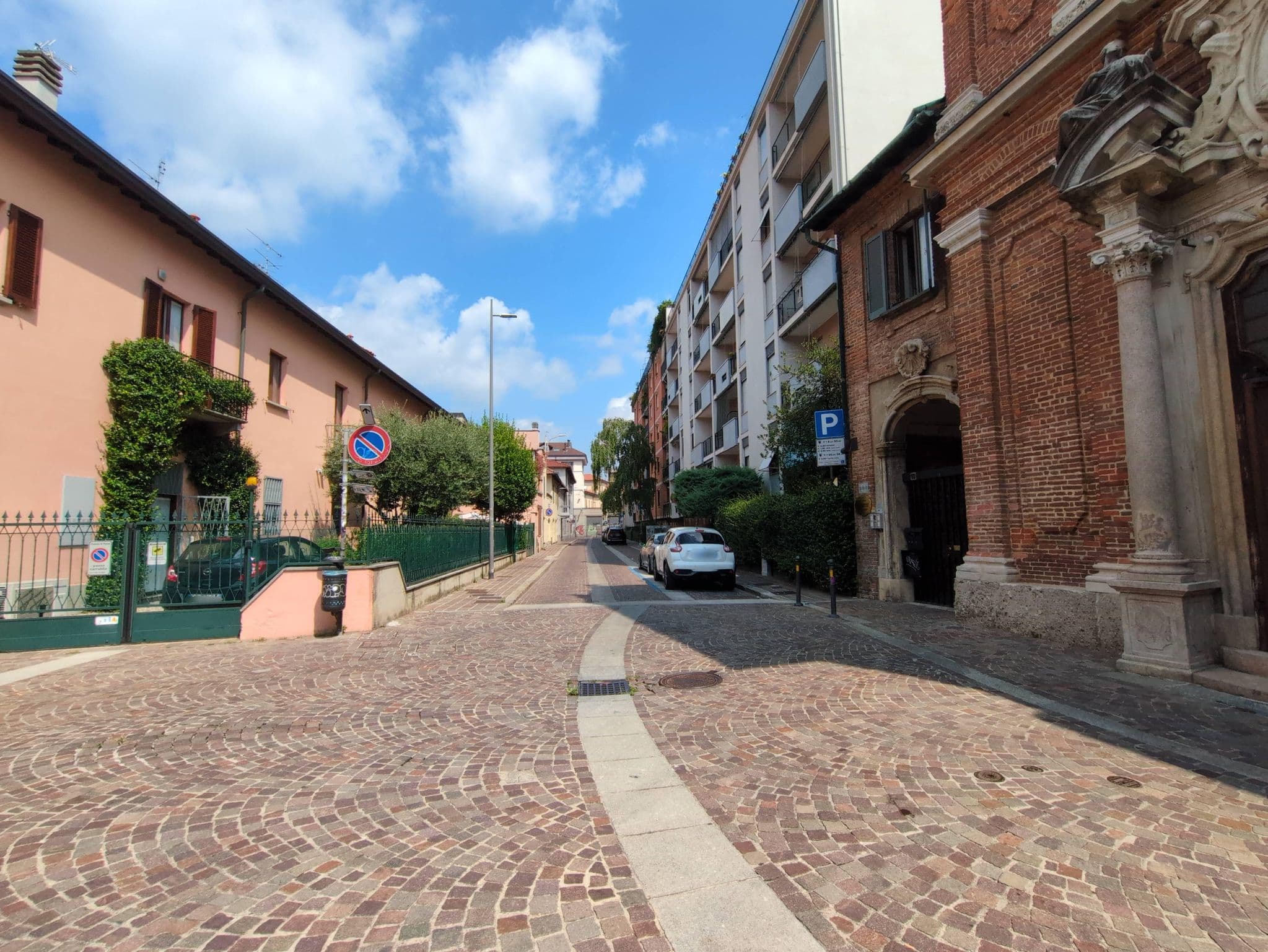 Street view near Monza City B&B, Monza — © jacopofar (CC BY-SA · Mapillary)
