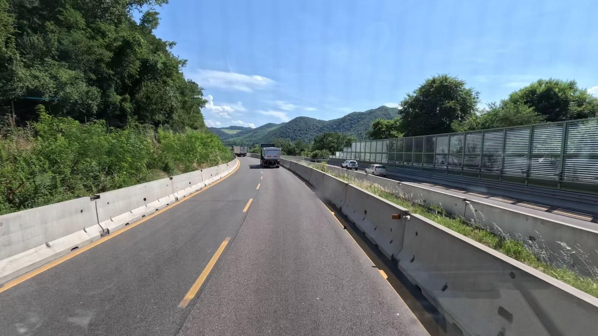 Street view near L'oasi, Sasso Marconi — © bct (CC BY-SA · Mapillary)