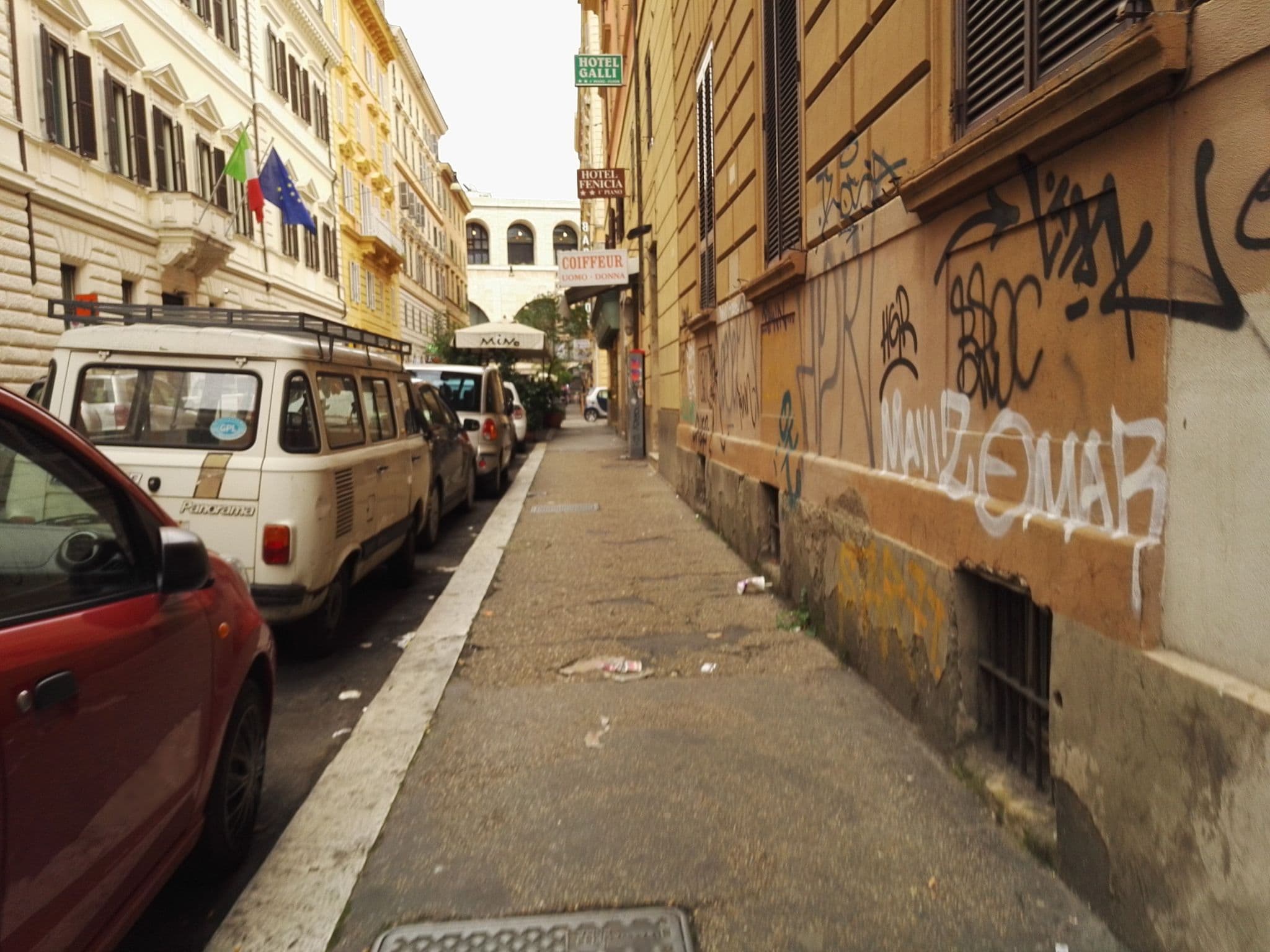 Street view near Hotel Fenicia, Castro Pretorio — © marcuscalabresus (CC BY-SA · Mapillary)