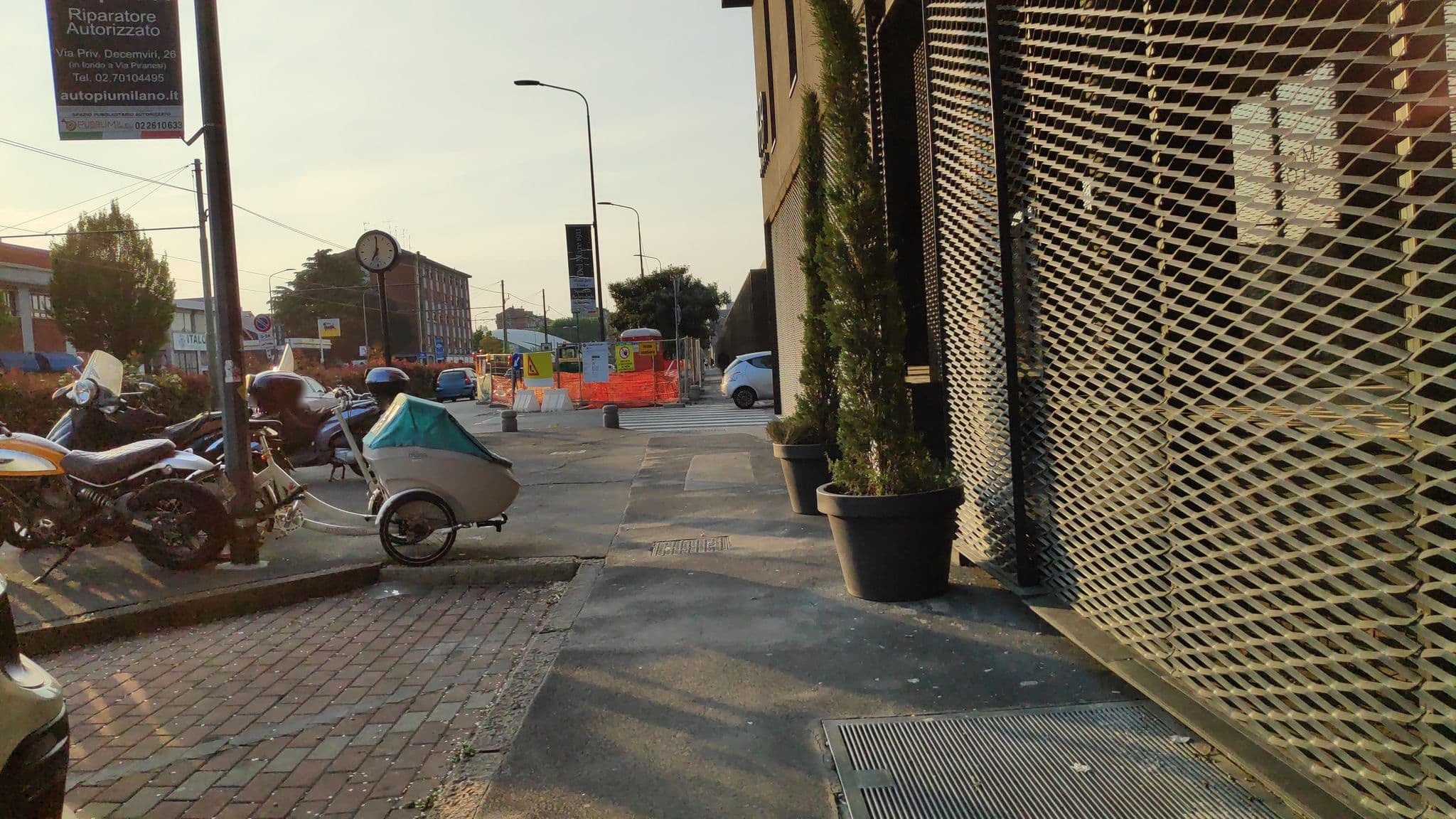 Street view near Collini Rooms, Linate — © marcuscalabresus (CC BY-SA · Mapillary)