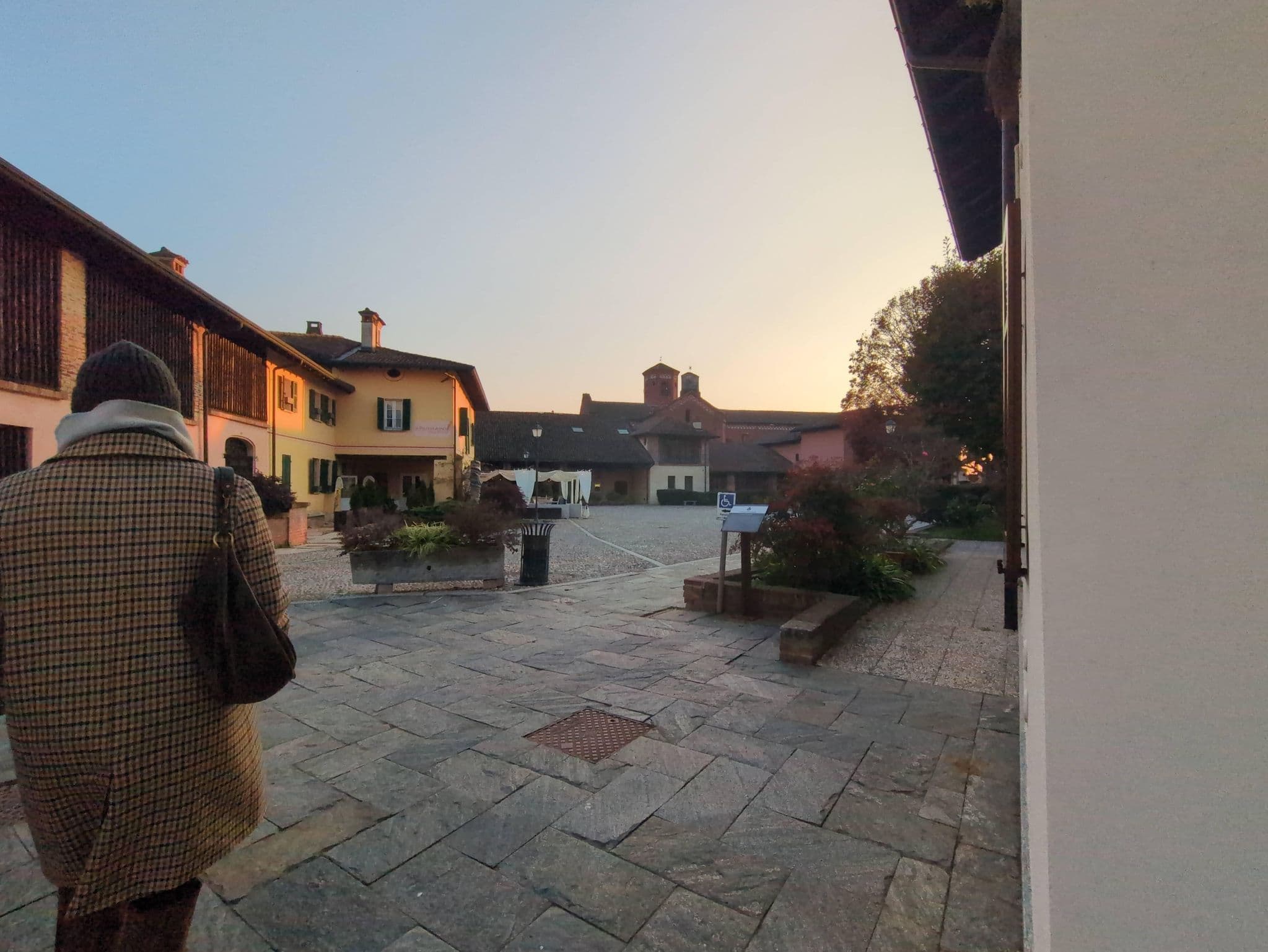 Street view near Hotel Morimondo, Ozzero — © jacopofar (CC BY-SA · Mapillary)