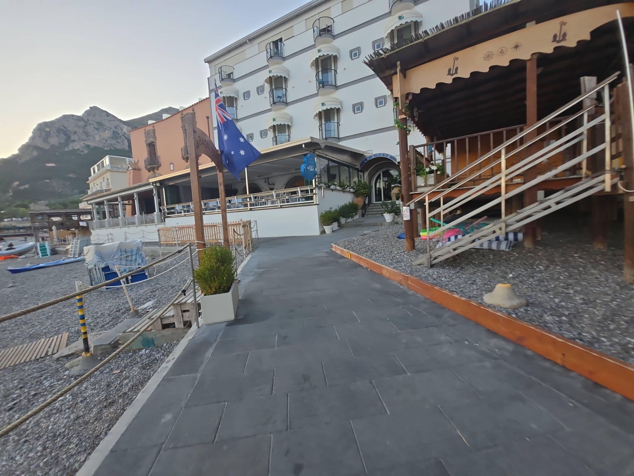 Street view near Mimì sul Mare, Sant'Agata sui Due Golfi — © s330503 (CC BY-SA · Mapillary)