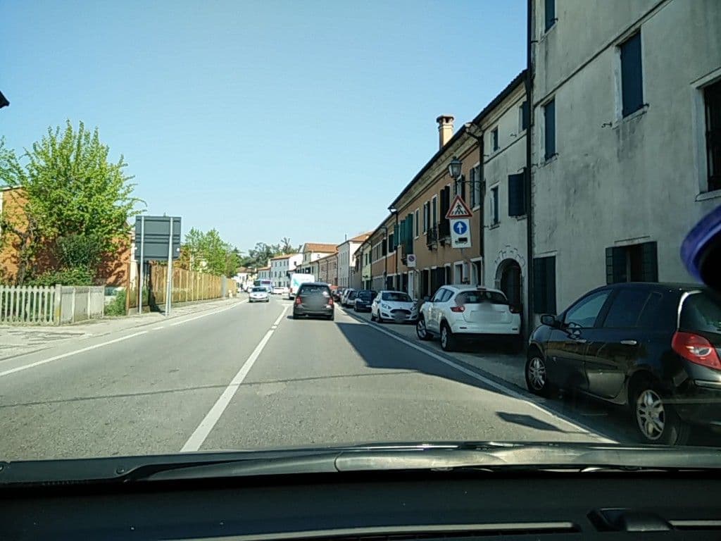 Street view near Ristorante Villa Goetzen, Dolo — © bellazambo (CC BY-SA · Mapillary)