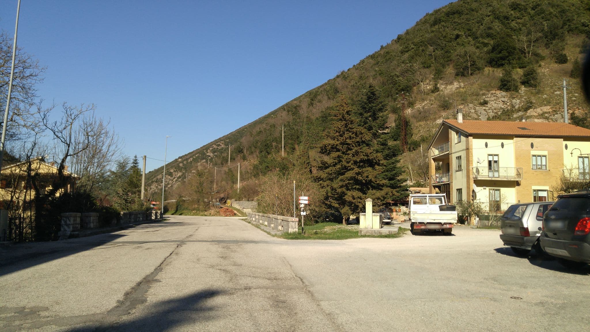 Street view near Rifugio Terrazza sul Burano, Cagli — © sorcrosc (CC BY-SA · Mapillary)