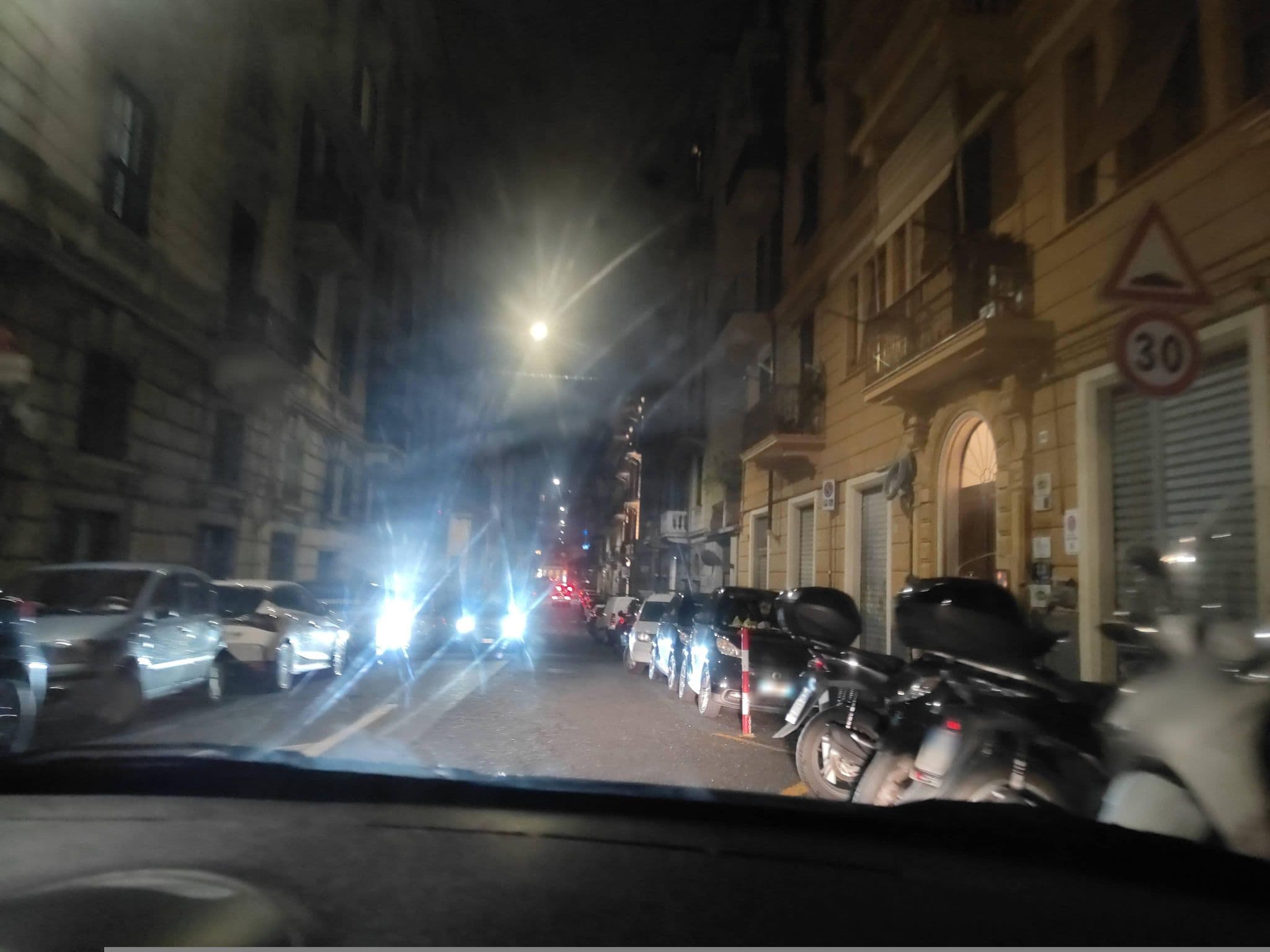 Street view near la Linea d'Acqua, La Spezia — © omfg_notpr (CC BY-SA · Mapillary)