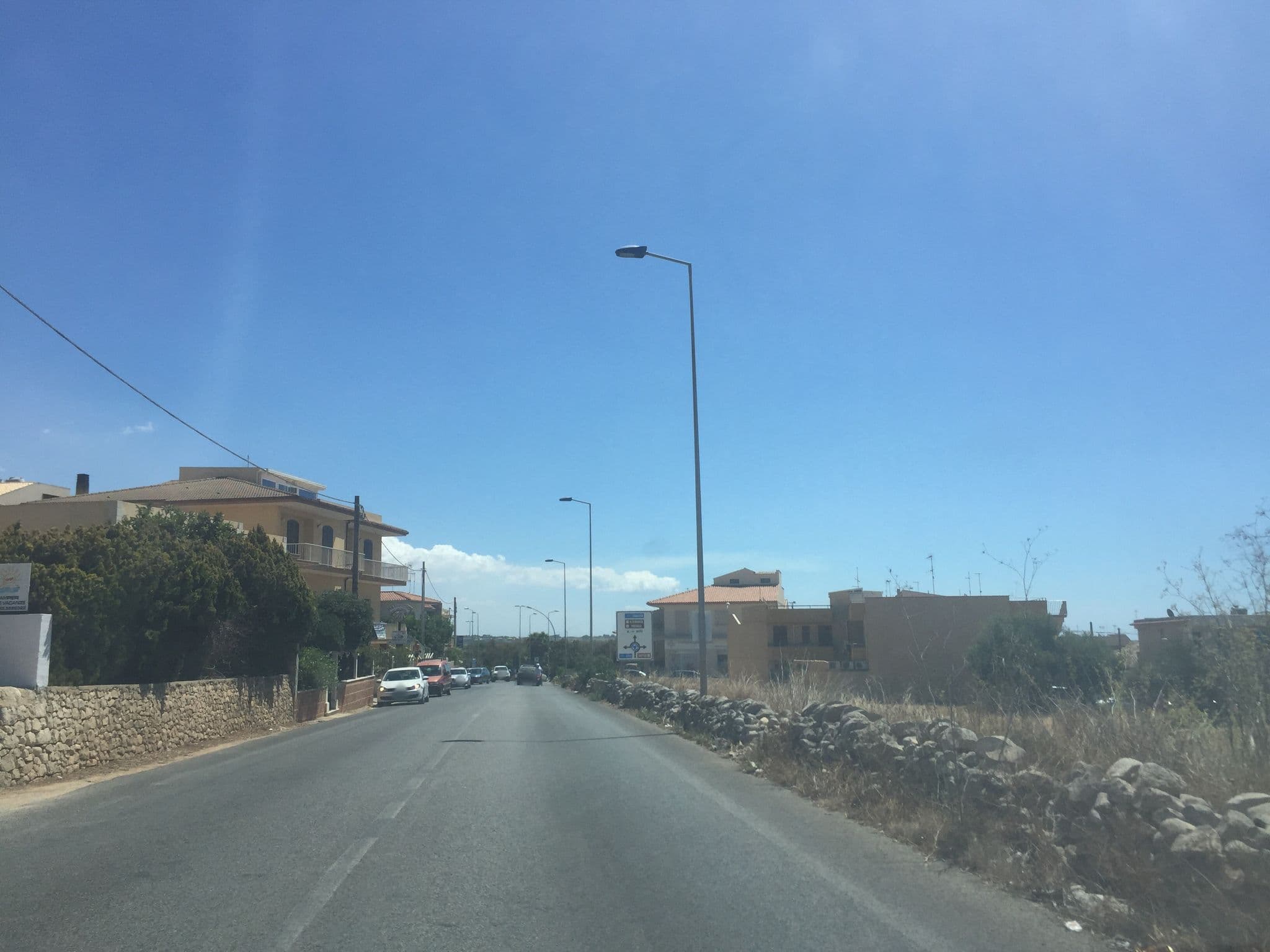 Street view near Mare in Sicilia, Cava d'Aliga — © nisselson (CC BY-SA · Mapillary)