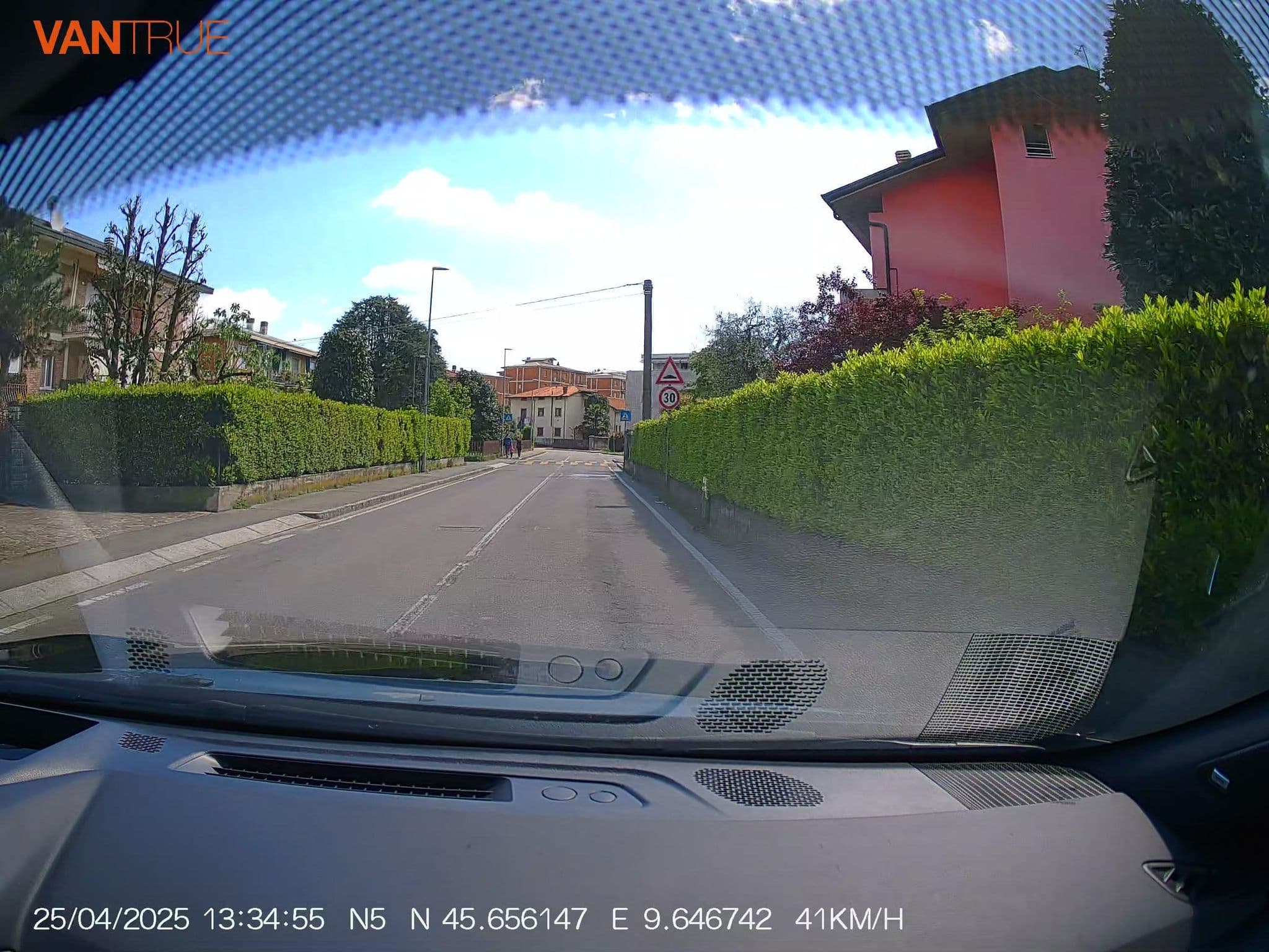 Street view near Art & Hotel, Stezzano — © renaultgt (CC BY-SA · Mapillary)