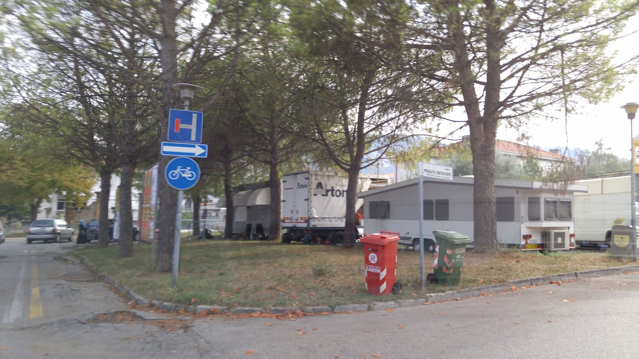 Street view near Fossombrone Area di sosta, Fossombrone — © sorcrosc (CC BY-SA · Mapillary)