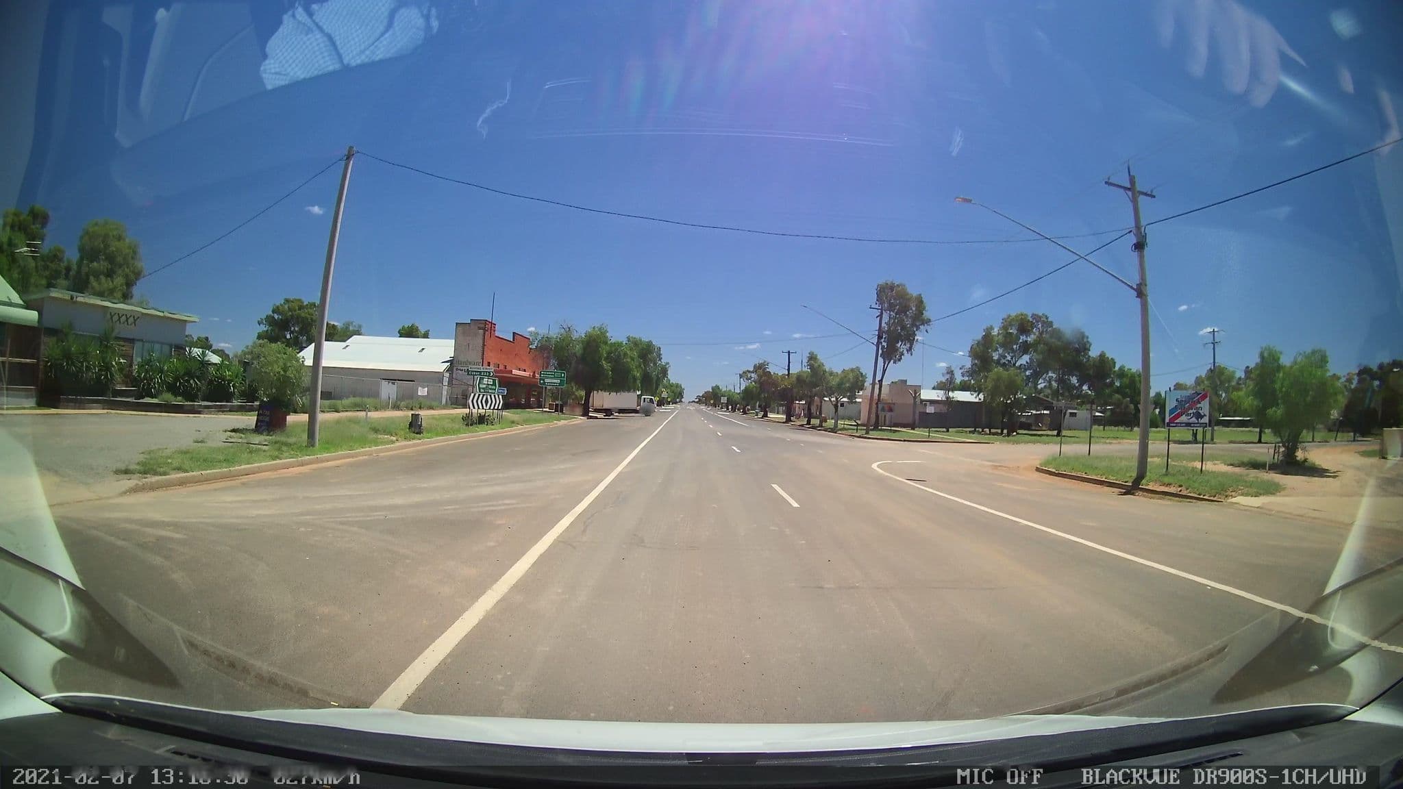 Street view near Ivanhoe Hotel, Hillston — © bob3bob3 (CC BY-SA · Mapillary)