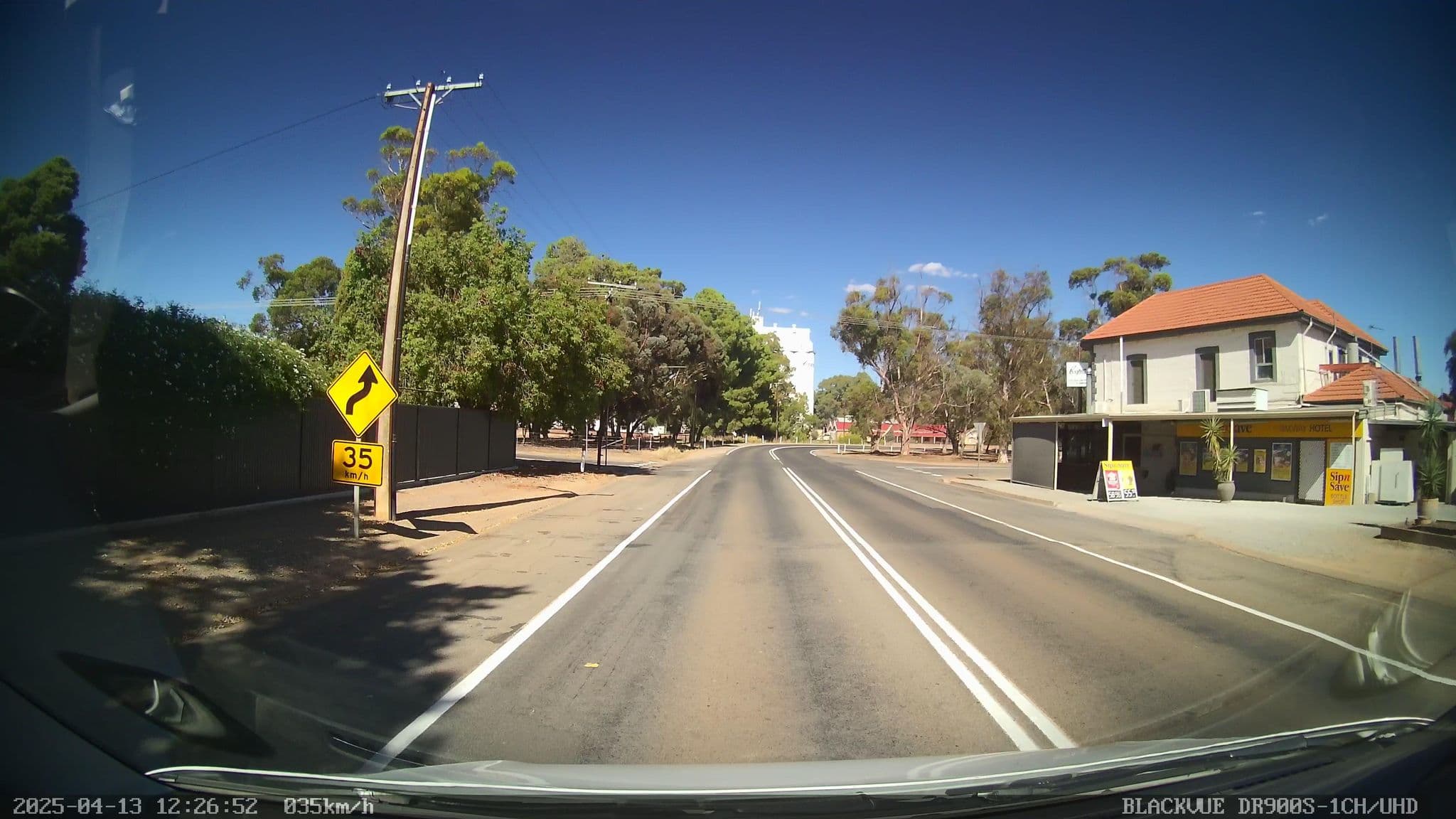 Street view near Railway Hotel, Jamestown — © bob3bob3 (CC BY-SA · Mapillary)