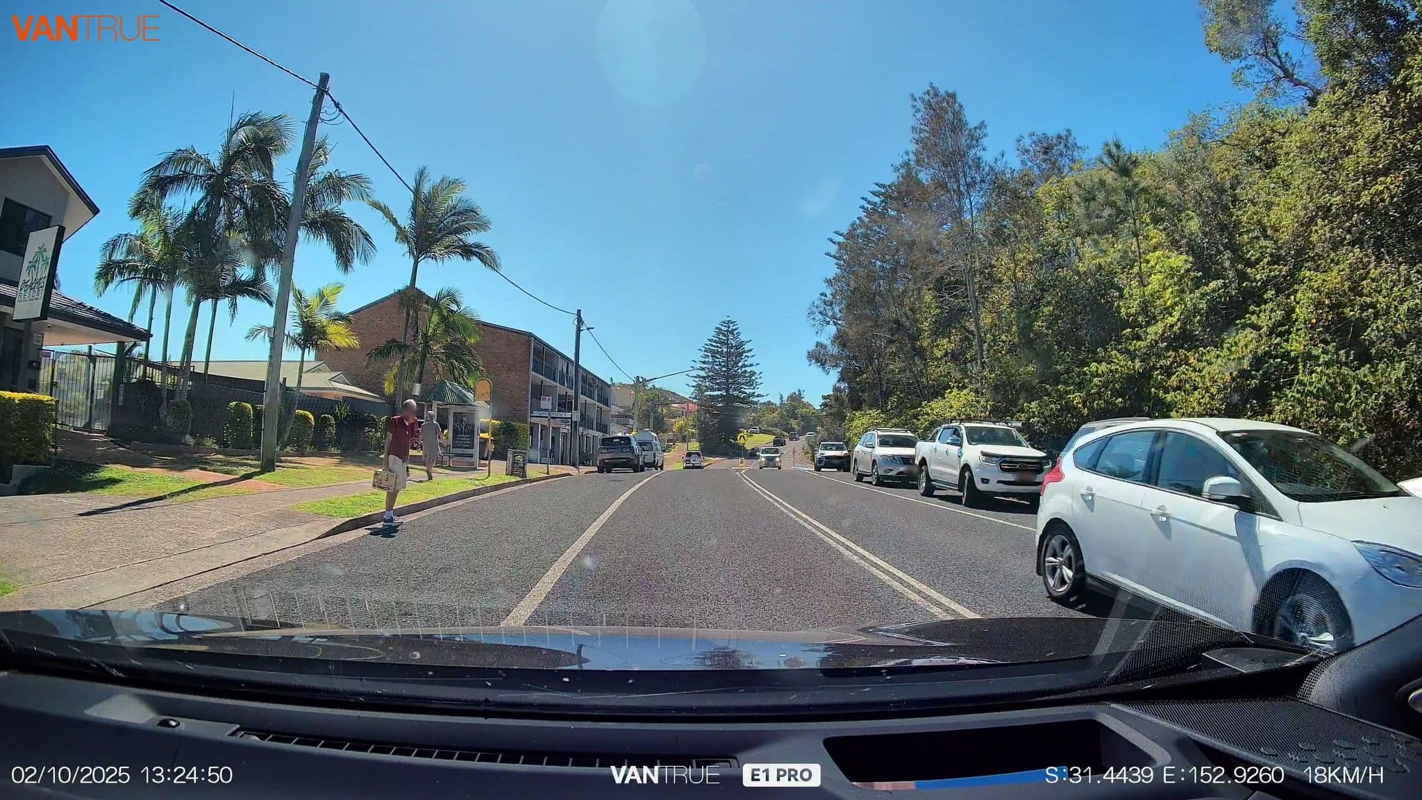 Street view near Beaches Holiday Resort, Port Macquarie — © davidar (CC BY-SA · Mapillary)