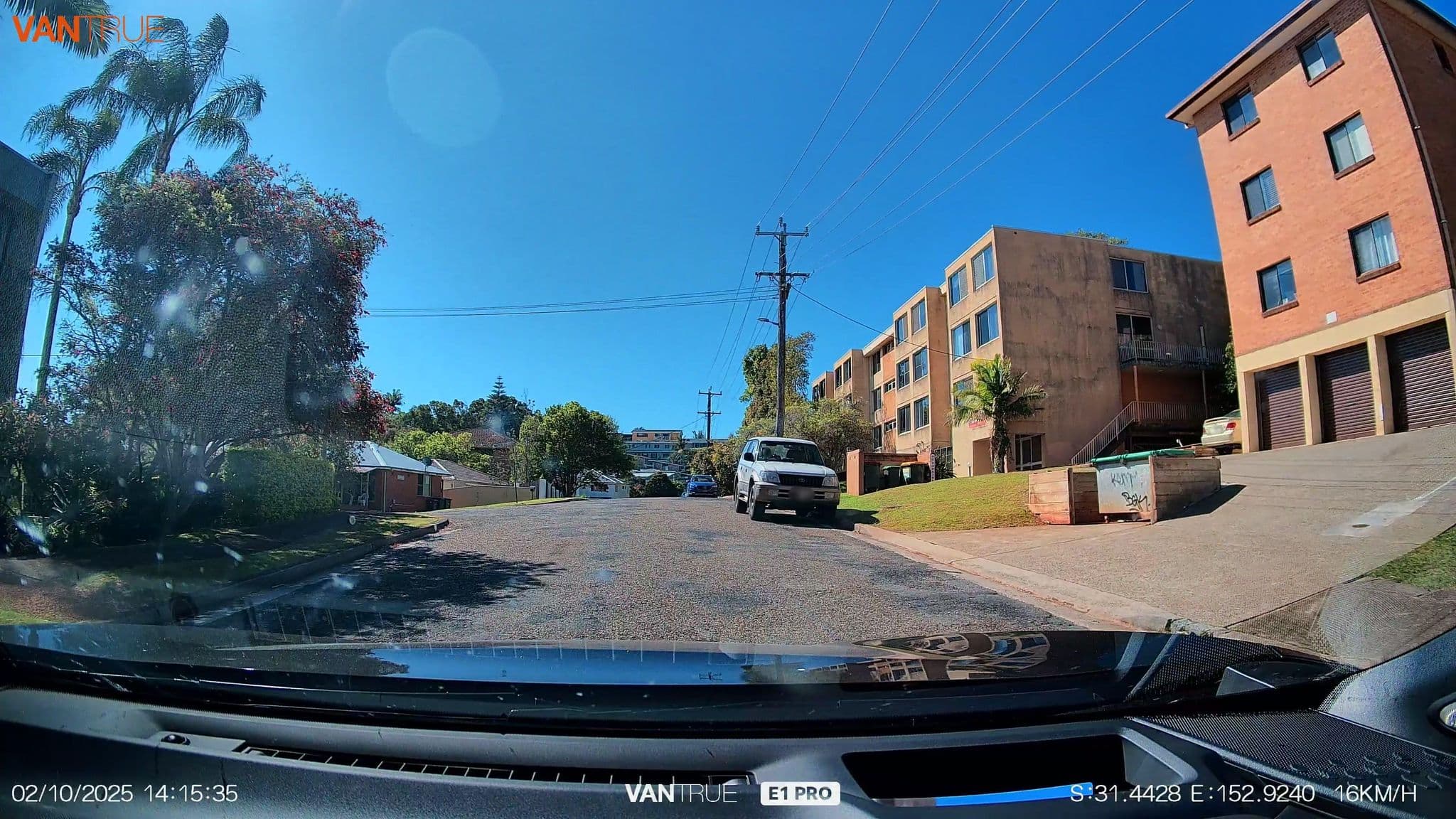 Street view near Pacific Breezes Apartments, Port Macquarie — © davidar (CC BY-SA · Mapillary)