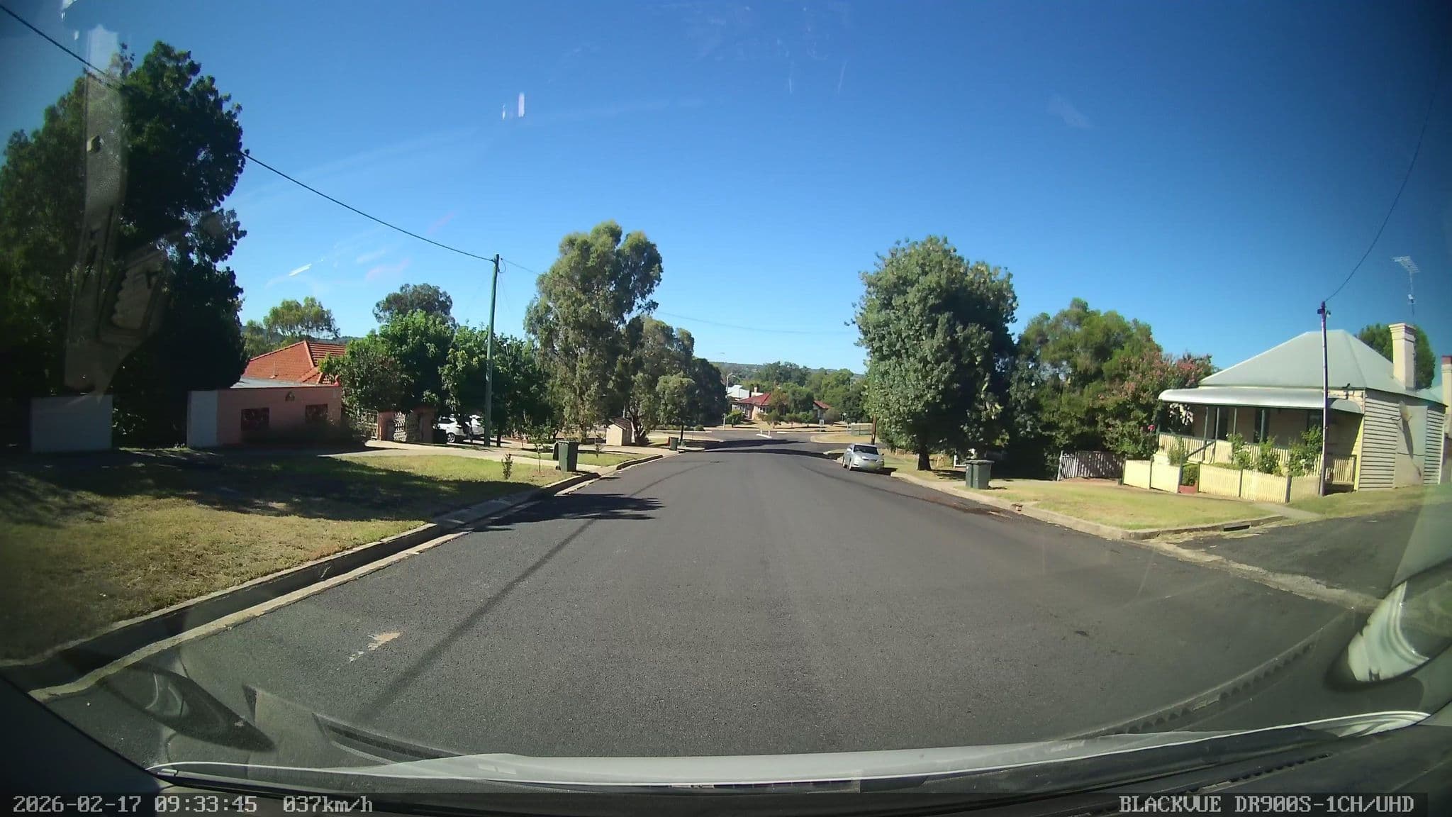 Street view near Postman's Cottage, Inverell — © bob3bob3 (CC BY-SA · Mapillary)