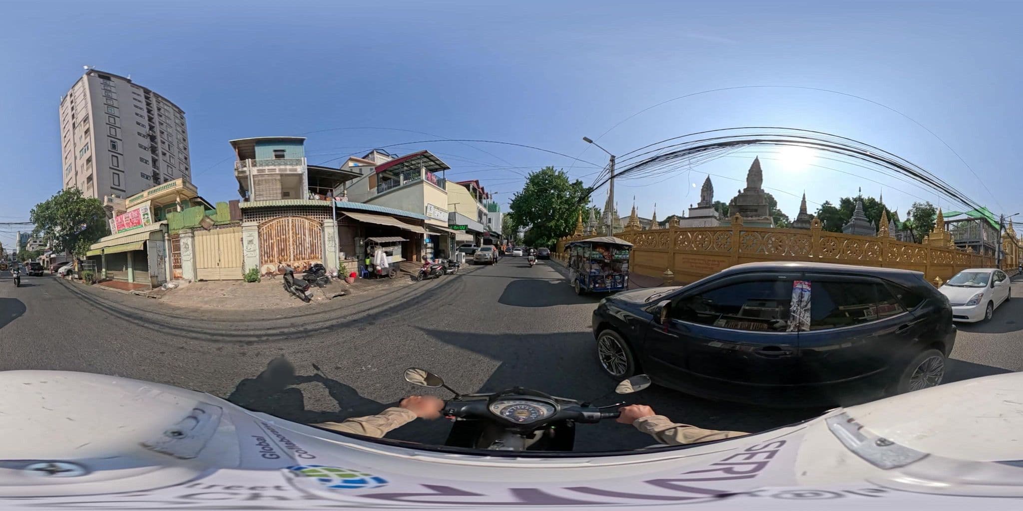 Street view near Chea Rithy Hotel and KTV, Tuŏl Tumpung — © vteck (CC BY-SA · Mapillary)