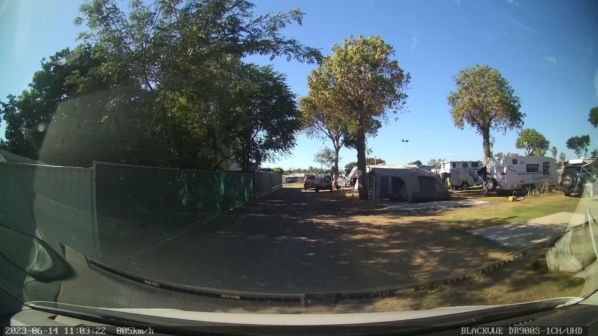 Street view near Emerald Tourist Park, Emerald — © bob3bob3 (CC BY-SA · Mapillary)