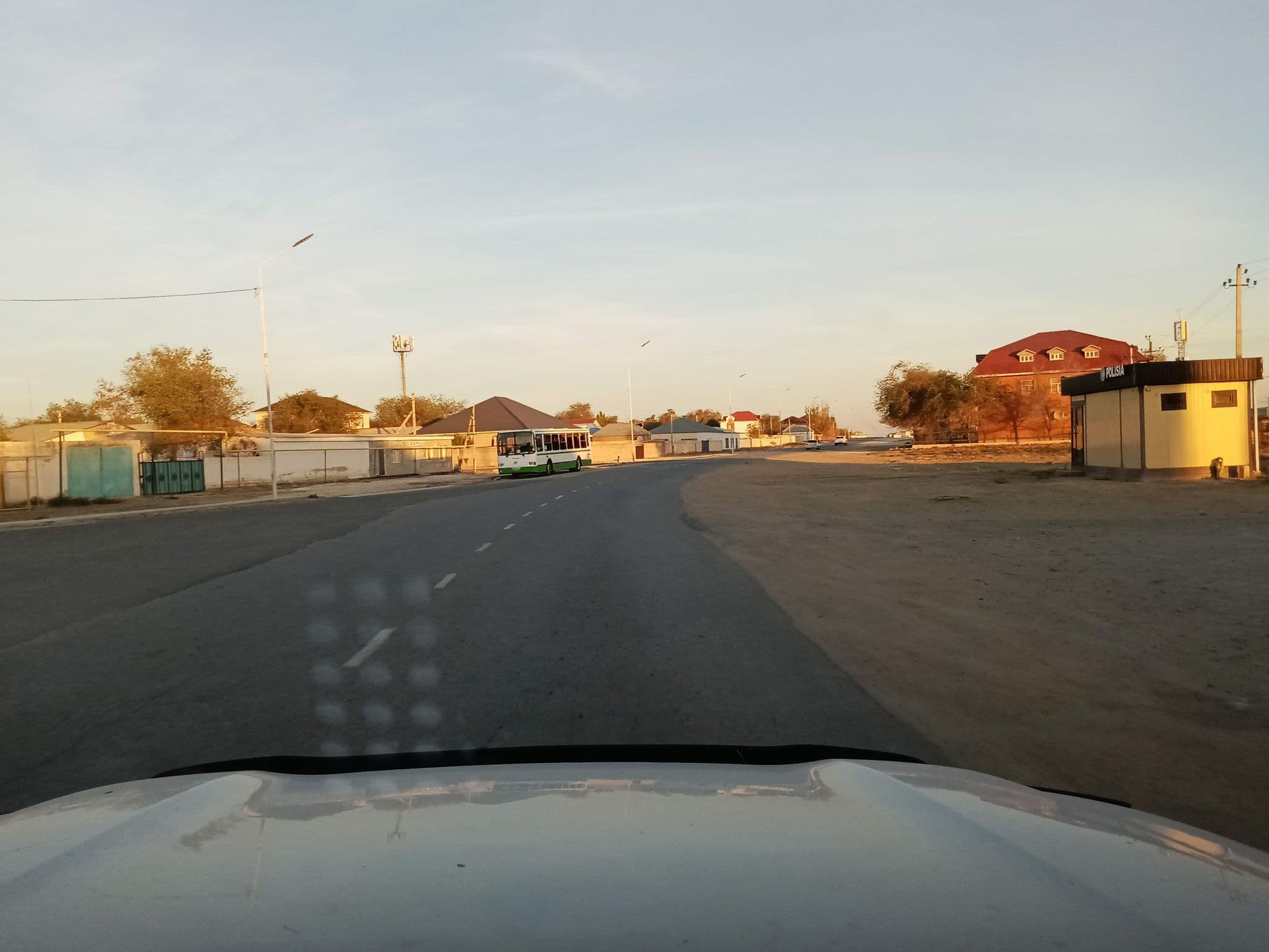 Street view near Arau Hotel, Beyneu — © Erlan (CC BY-SA · Mapillary)