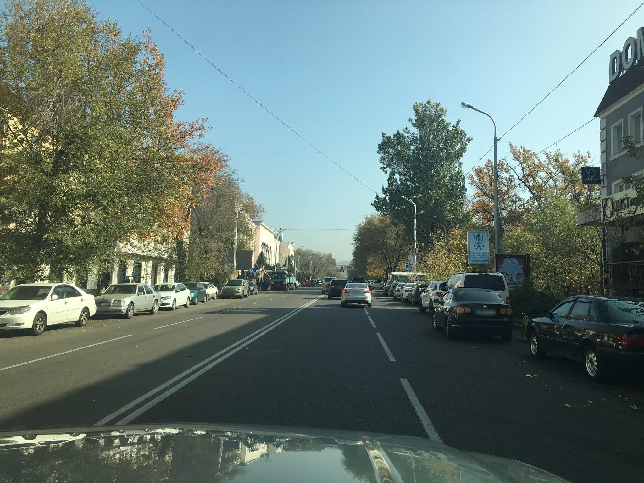 Street view near Mildom Hotel, Almaty — © apmwa (CC BY-SA · Mapillary)