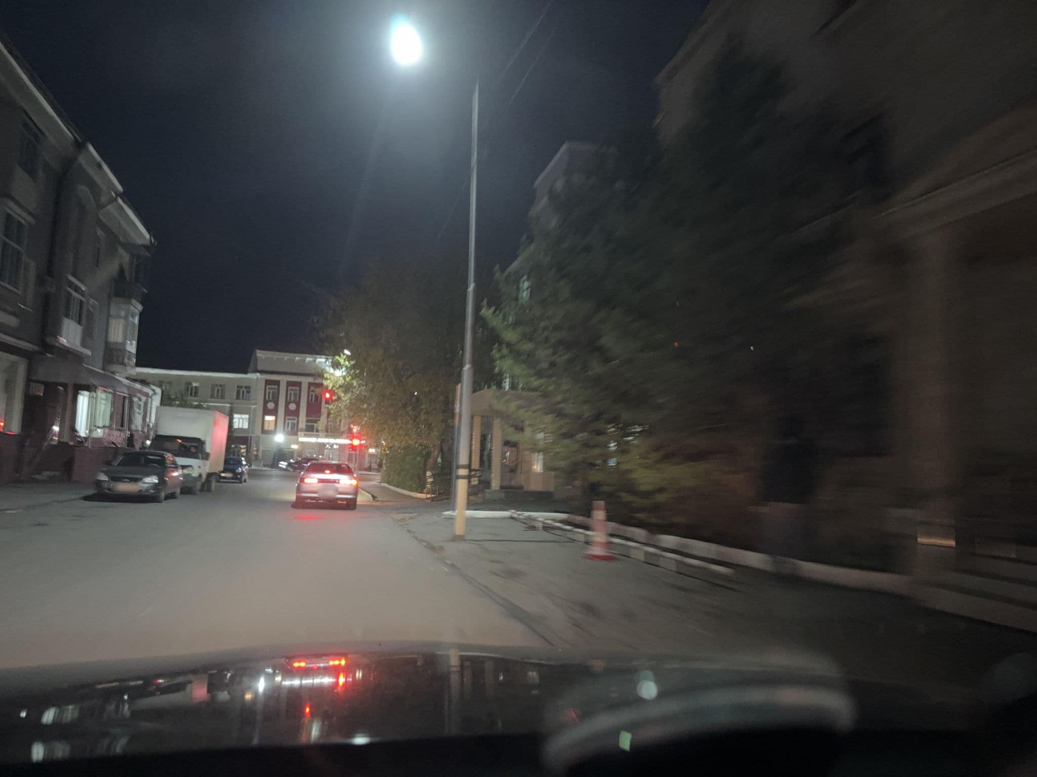 Street view near Гостиница Zere, Karagandy — © zhasulan (CC BY-SA · Mapillary)