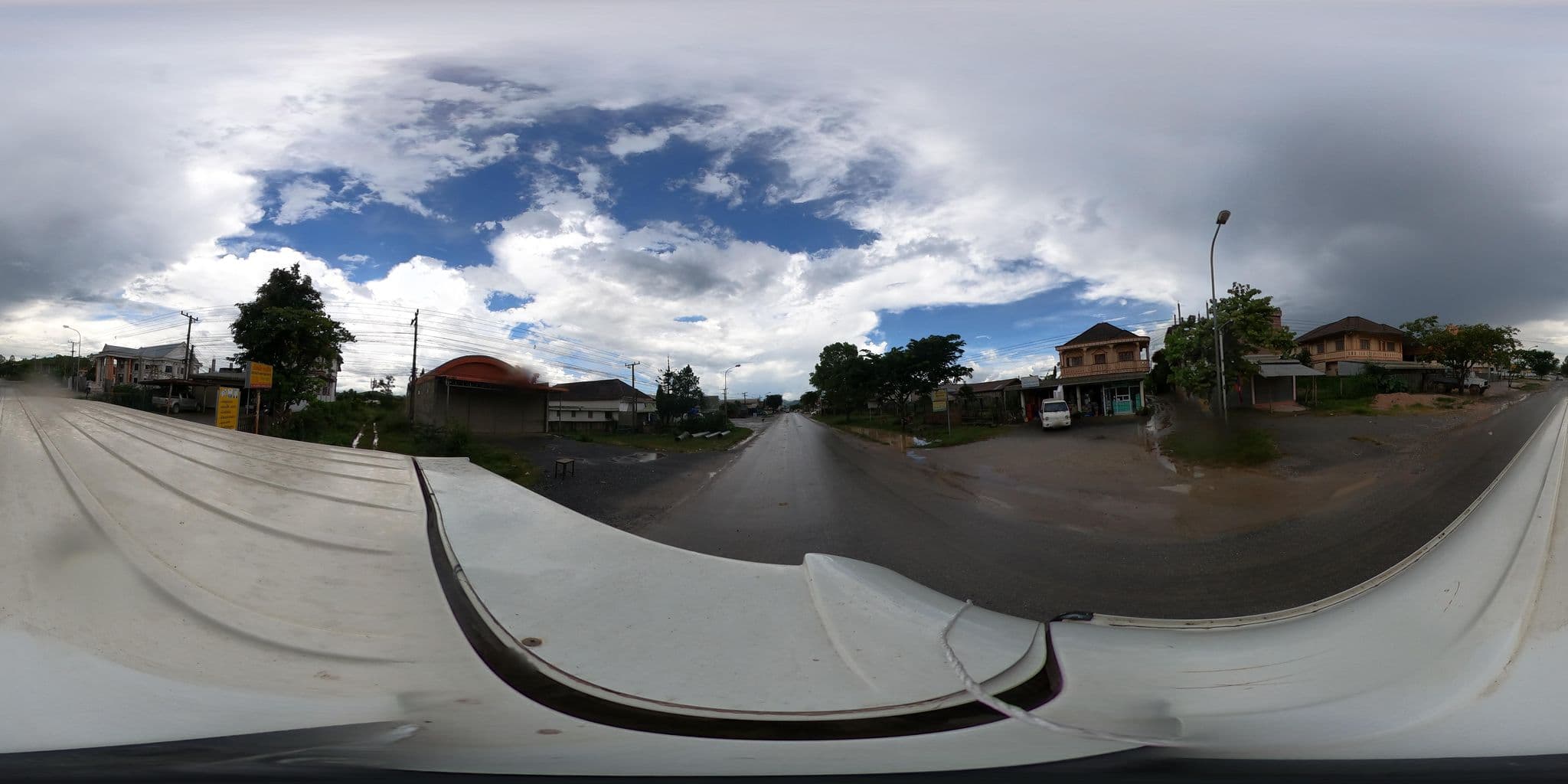 Street view near Douangsyvanch, Muang Phônsavan — © yuki_charo (CC BY-SA · Mapillary)