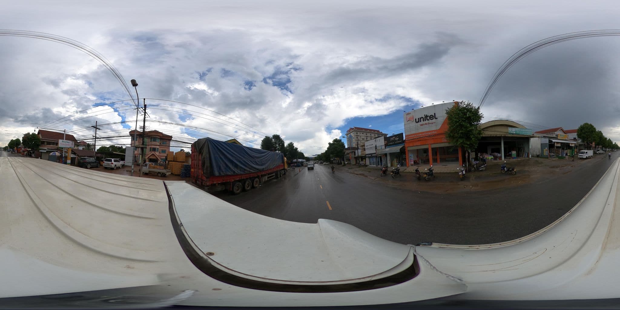 Street view near ChittaVanh Hotel, Muang Phônsavan — © yuki_charo (CC BY-SA · Mapillary)