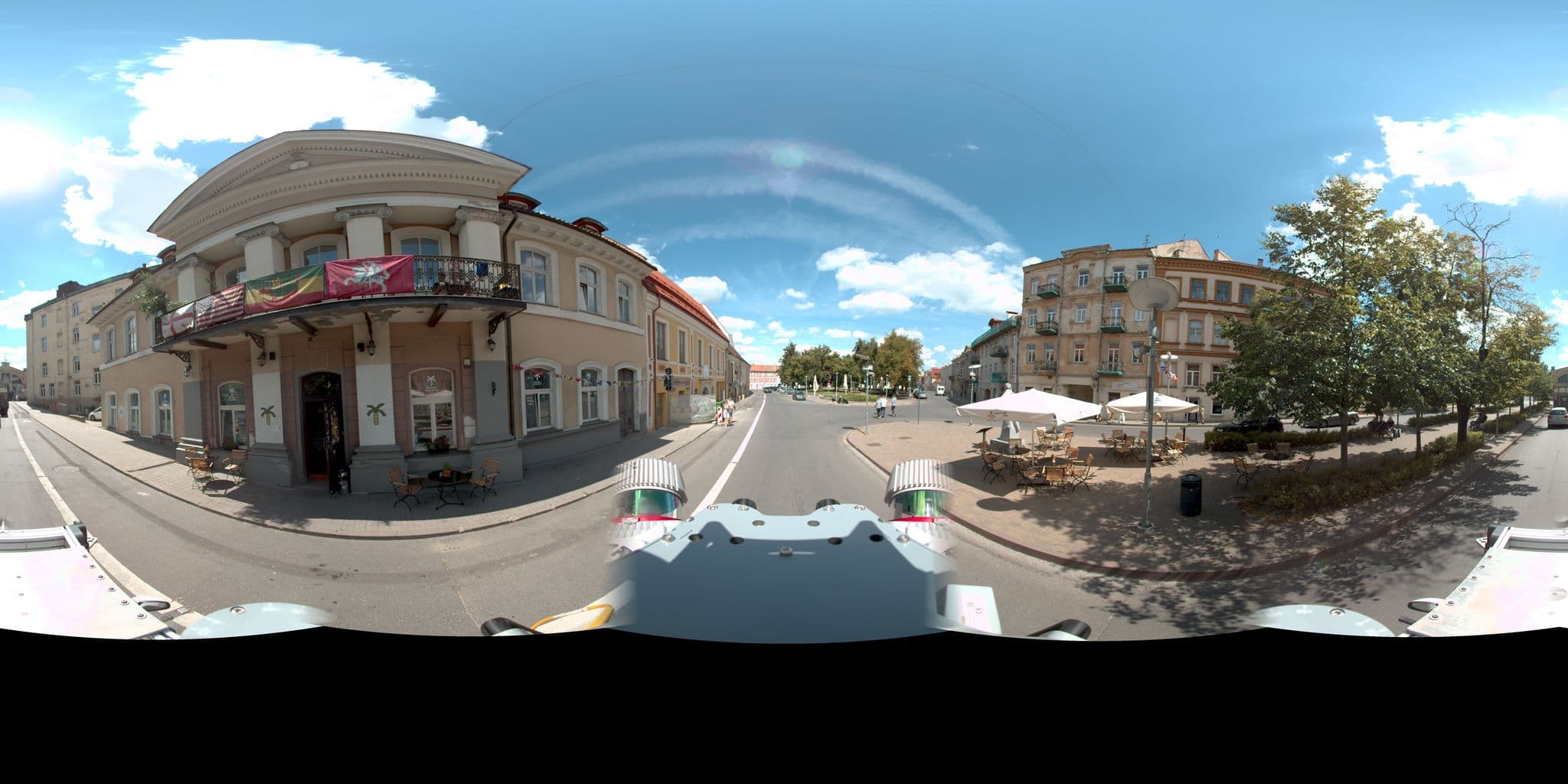 Street view near Jamaica Hostel, Naujininkai — © vms (CC BY-SA · Mapillary)