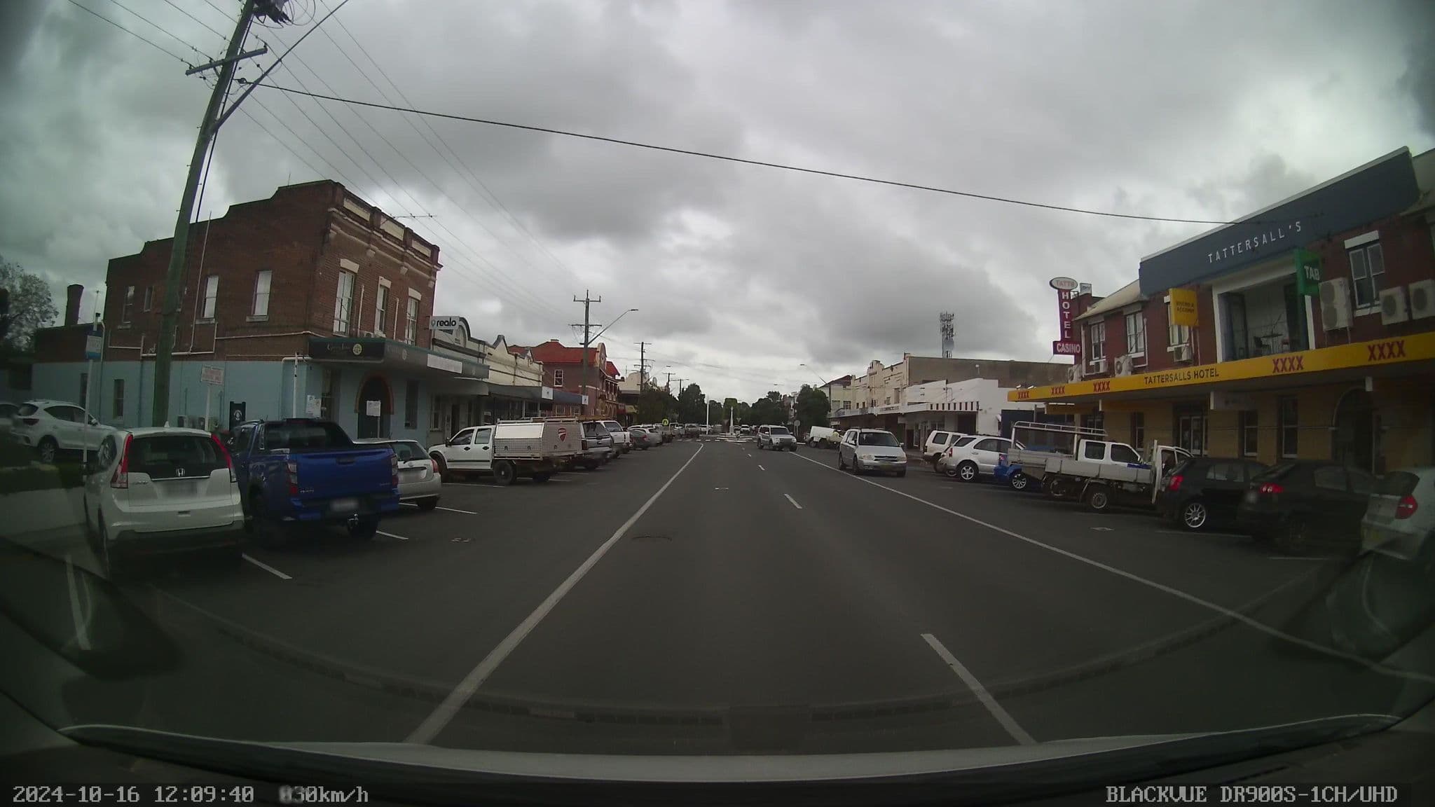 Street view near Tattersalls Hotel, Casino — © bob3bob3 (CC BY-SA · Mapillary)