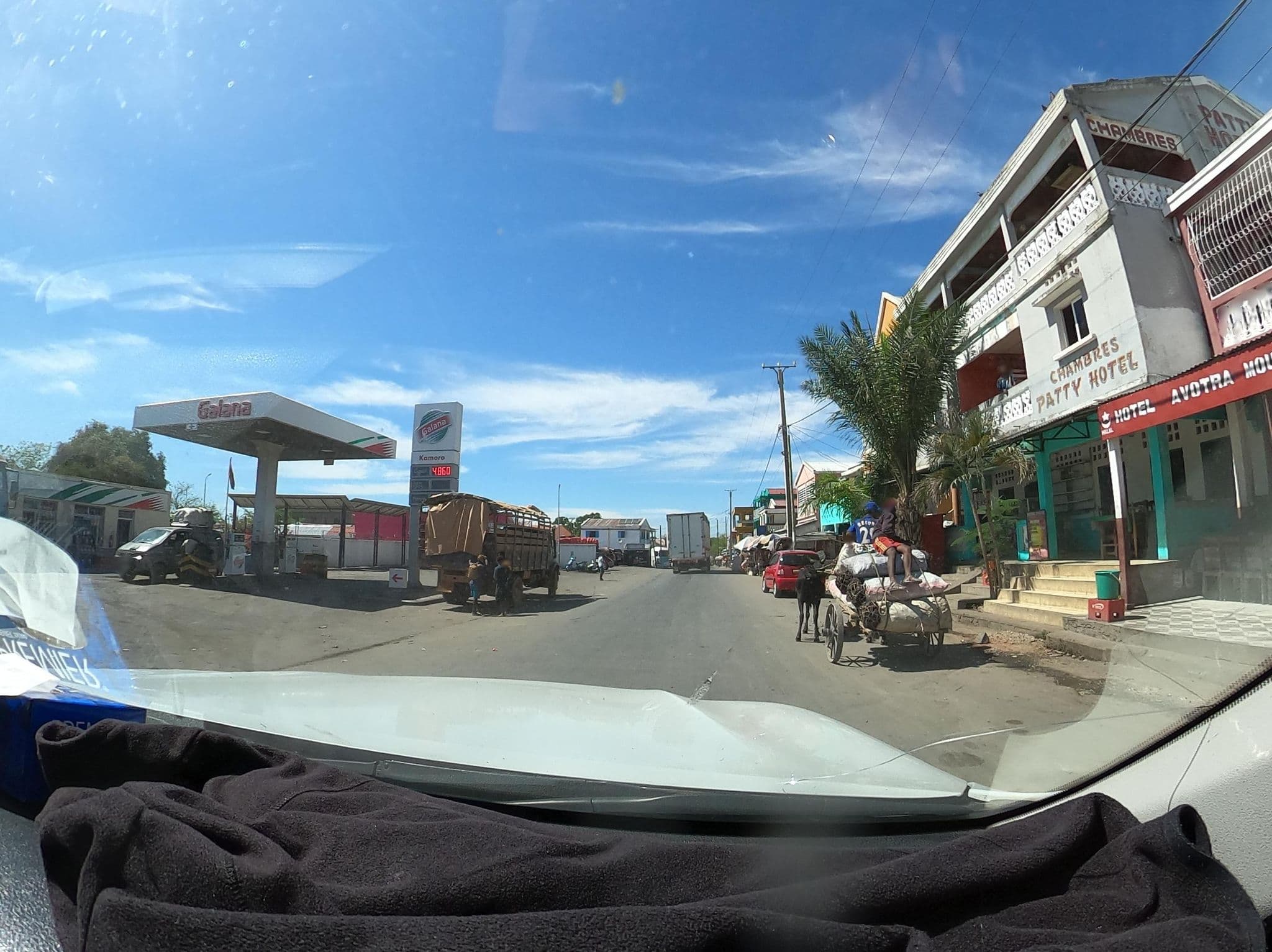 Street view near Chamir Hotel, Ambato Boeny — © eric_s (CC BY-SA · Mapillary)