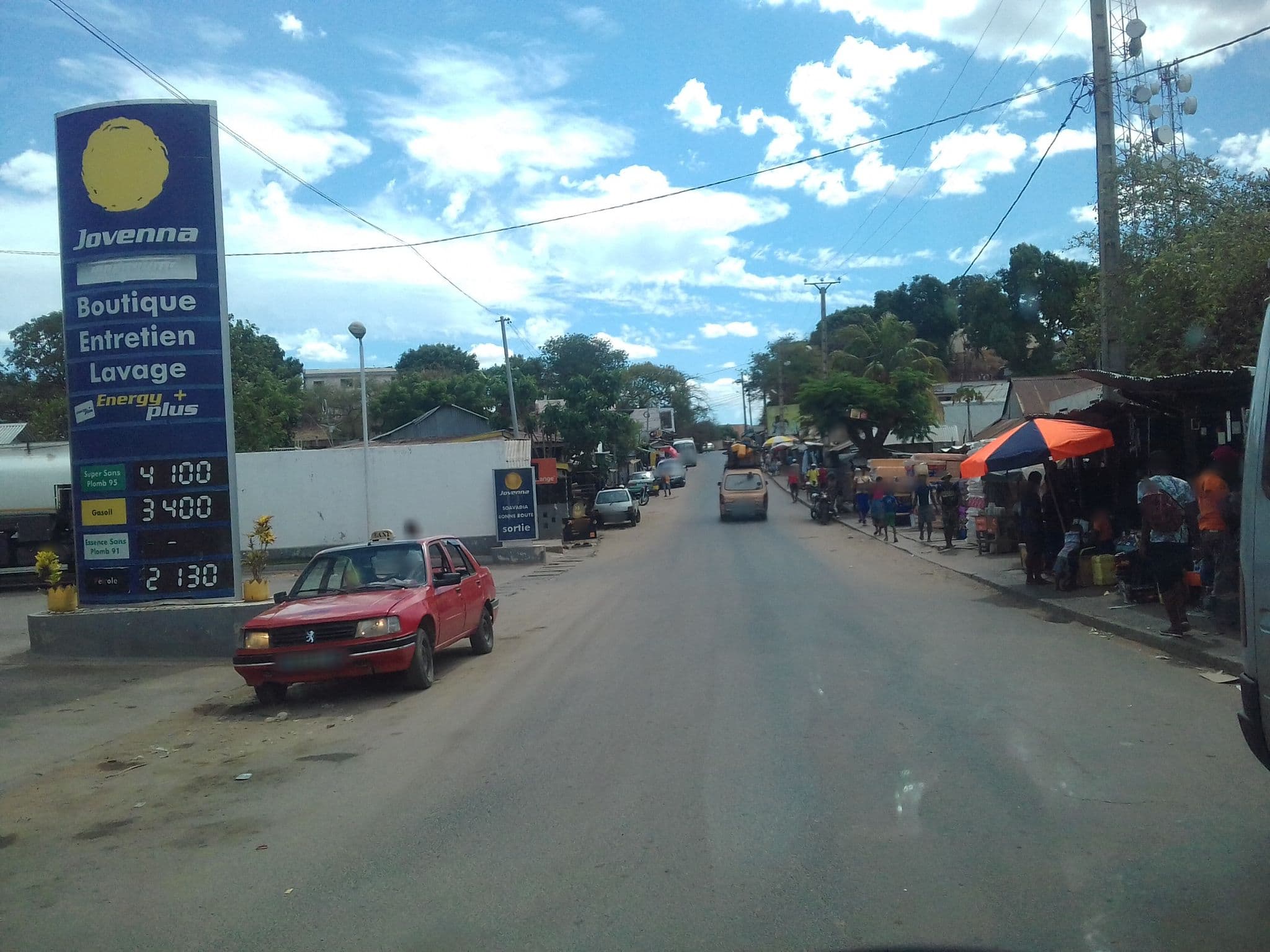Street view near Chambres chez Dana, Antsohihy — © borisy (CC BY-SA · Mapillary)