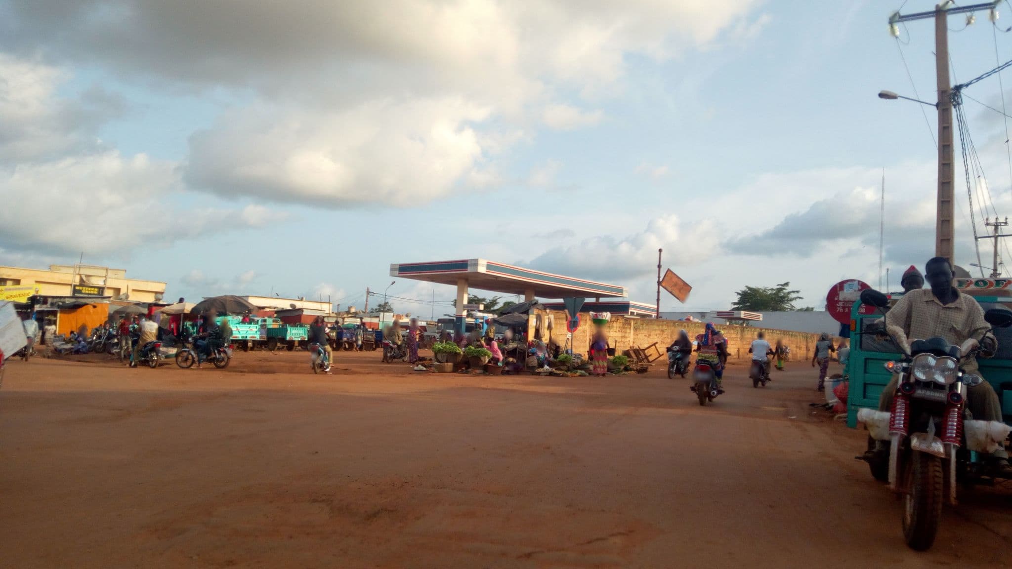Street view near La Chaumière, Koutiala — © saliousoft (CC BY-SA · Mapillary)