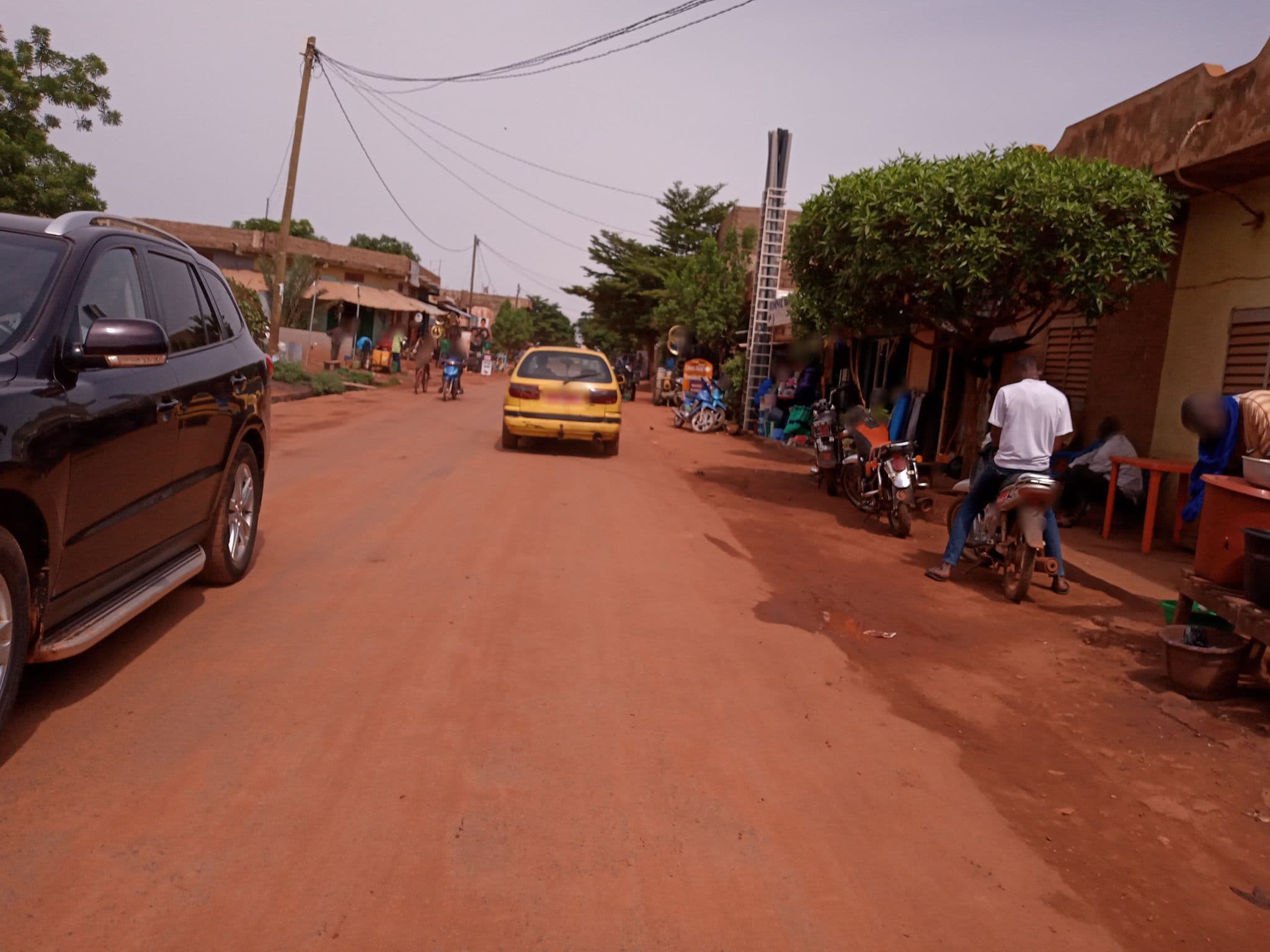 Street view near Home Bassirou Kane, Kalaban Koro — © lassine77 (CC BY-SA · Mapillary)