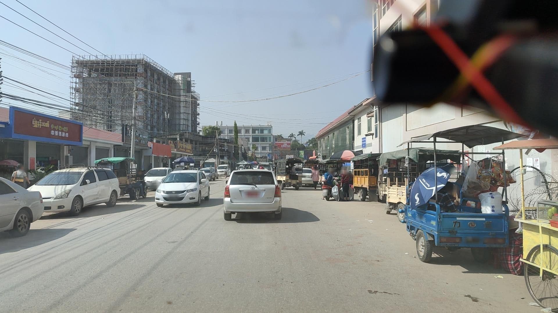 Street view near Shwe Nan Daw Gate, Mu-se — © roadroid (CC BY-SA · Mapillary)