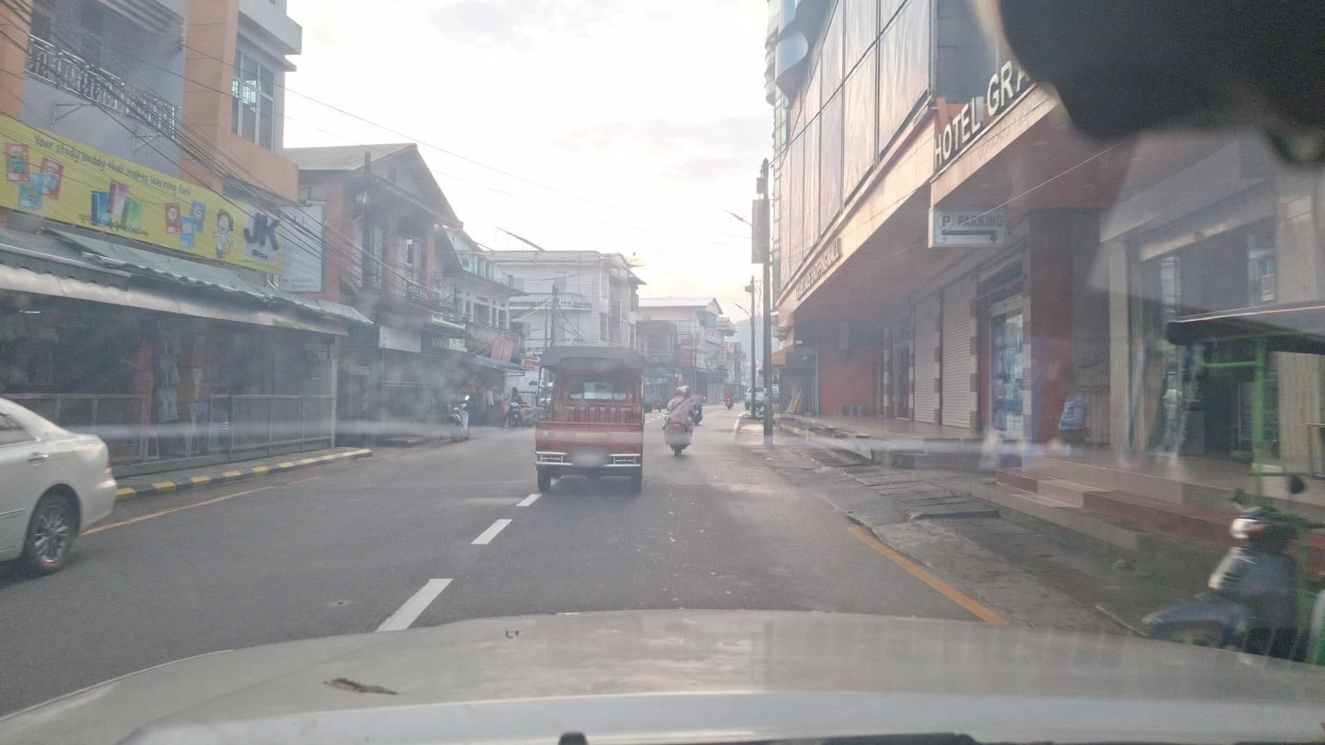 Street view near Grand Jade Hotel, Myeik — © roadroid (CC BY-SA · Mapillary)
