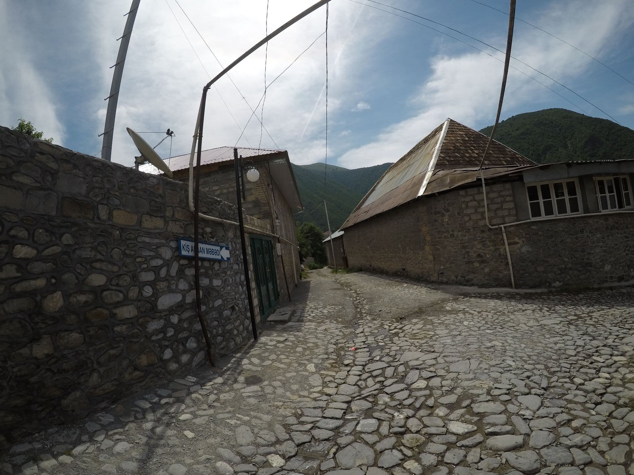Street view near Ruh Açarı, Sheki — © westbam (CC BY-SA · Mapillary)