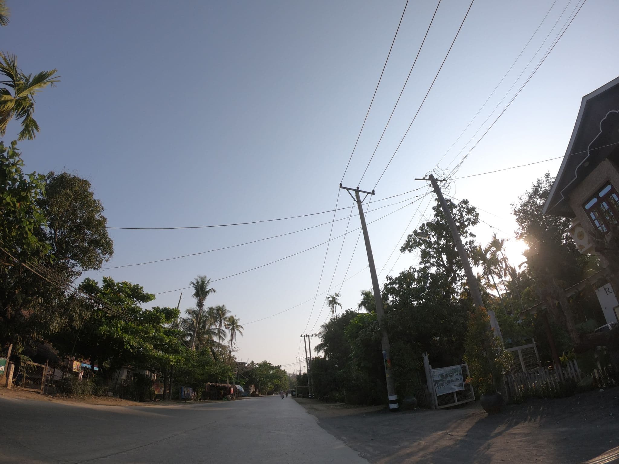 Street view near REGAL Guest House, Ngapali — © thohi (CC BY-SA · Mapillary)