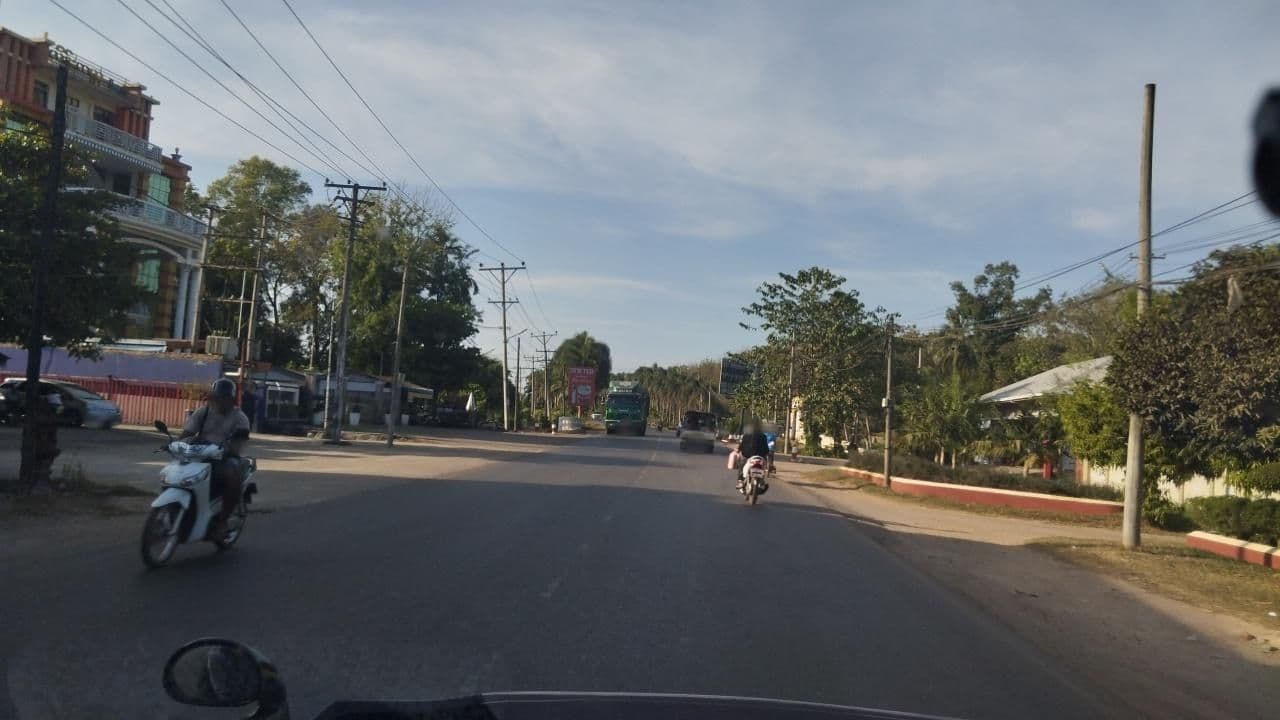 Street view near Golden Hotel, Mudon — © roadroid (CC BY-SA · Mapillary)