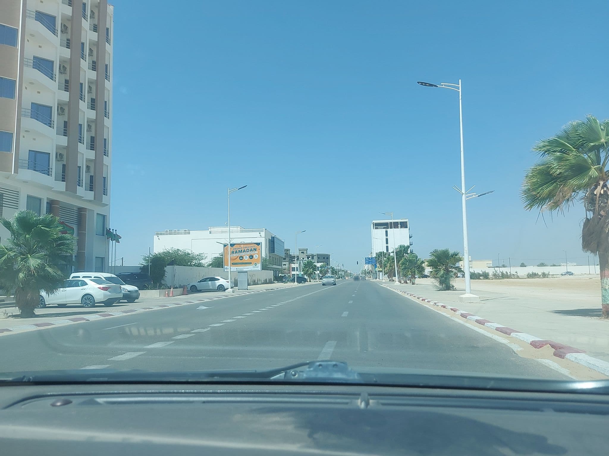 Street view near Sunset Hotel, Tevragh Zeina — © vetah20 (CC BY-SA · Mapillary)