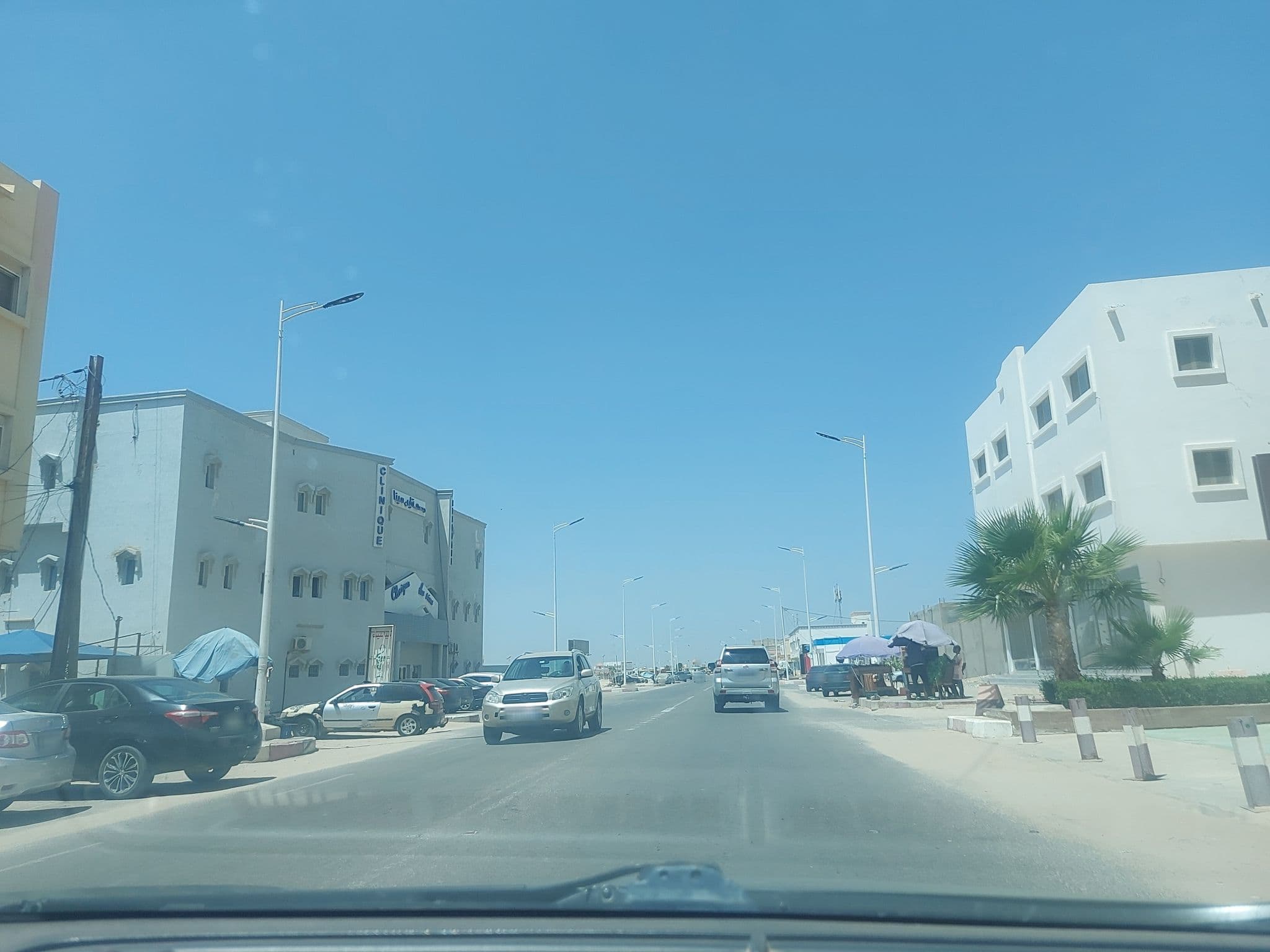 Street view near Hôtel Iman فندق إيمان, Tevragh Zeina — © vetah20 (CC BY-SA · Mapillary)