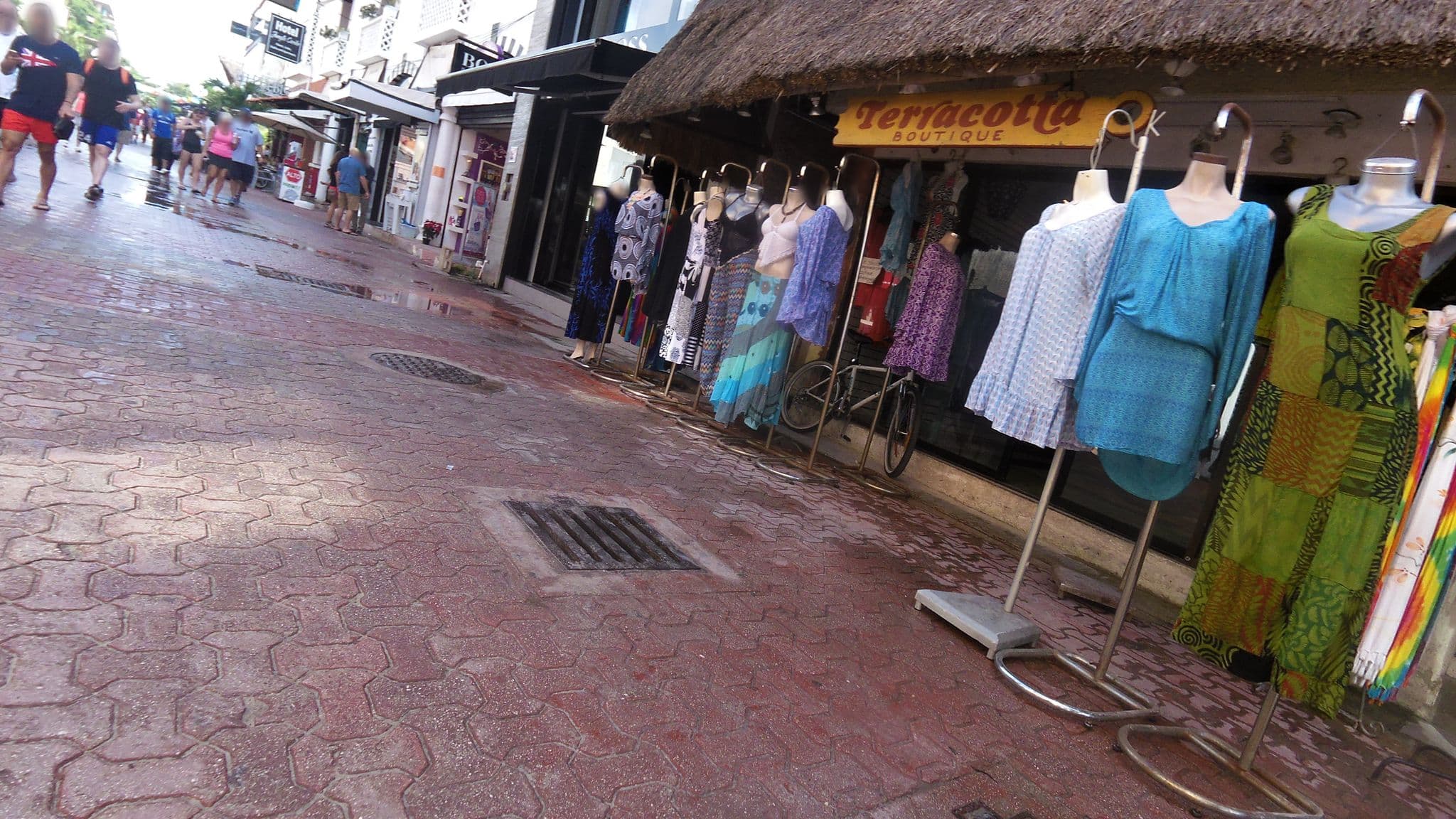 Street view near Jungla Caribe, Playa del Carmen